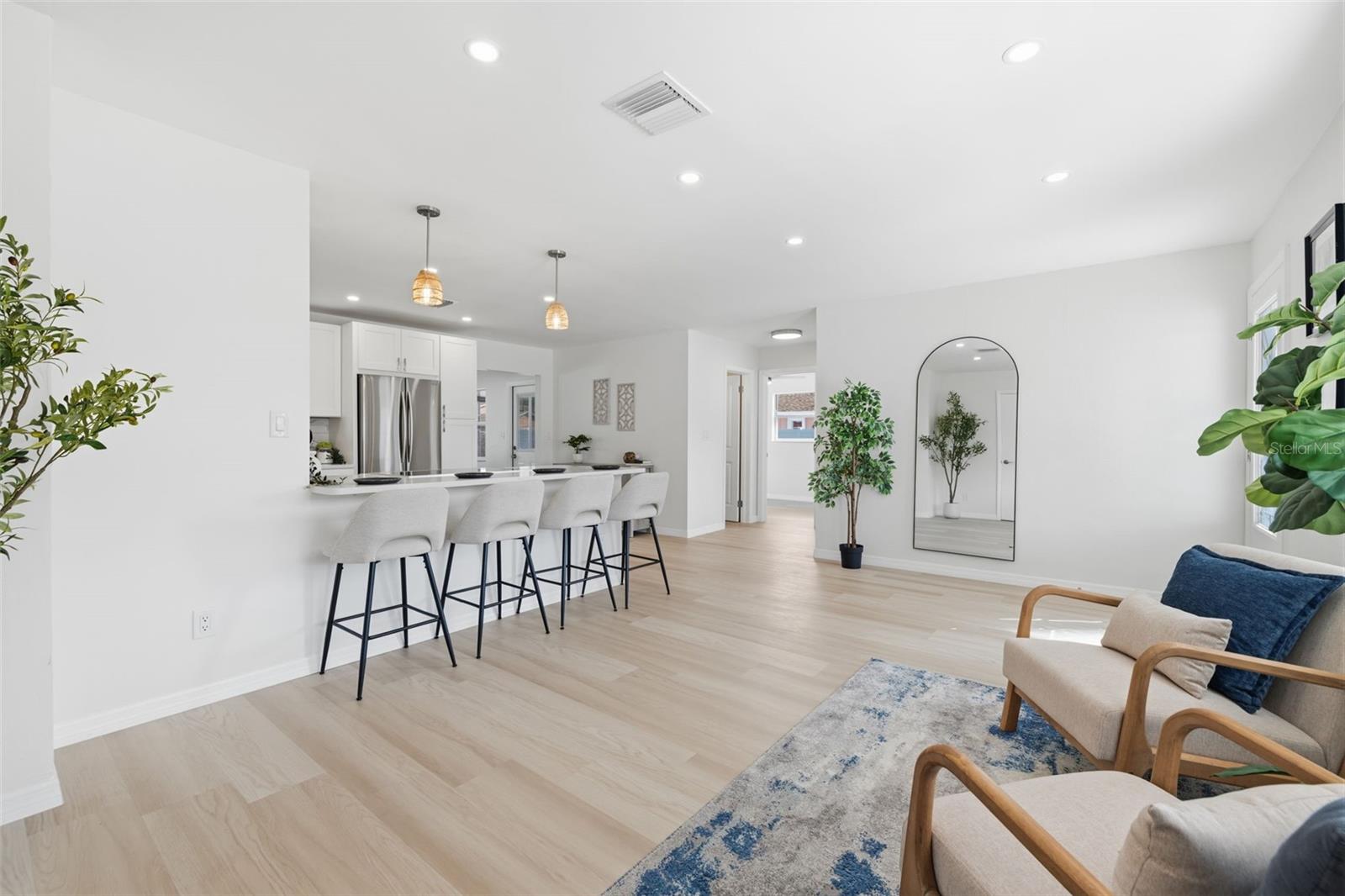 Image 5 of 33 For 1027 27th Avenue S