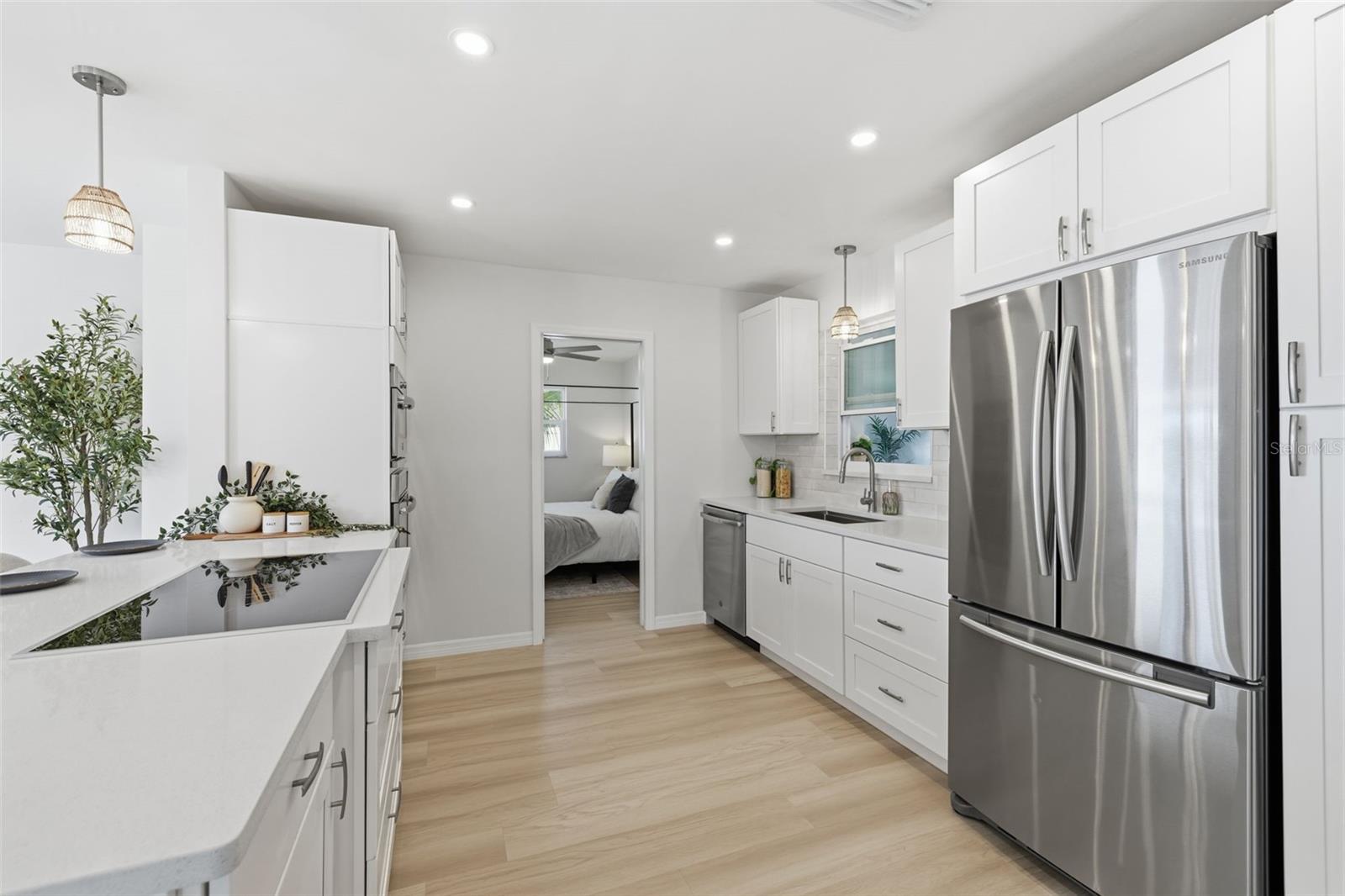 Image 8 of 33 For 1027 27th Avenue S