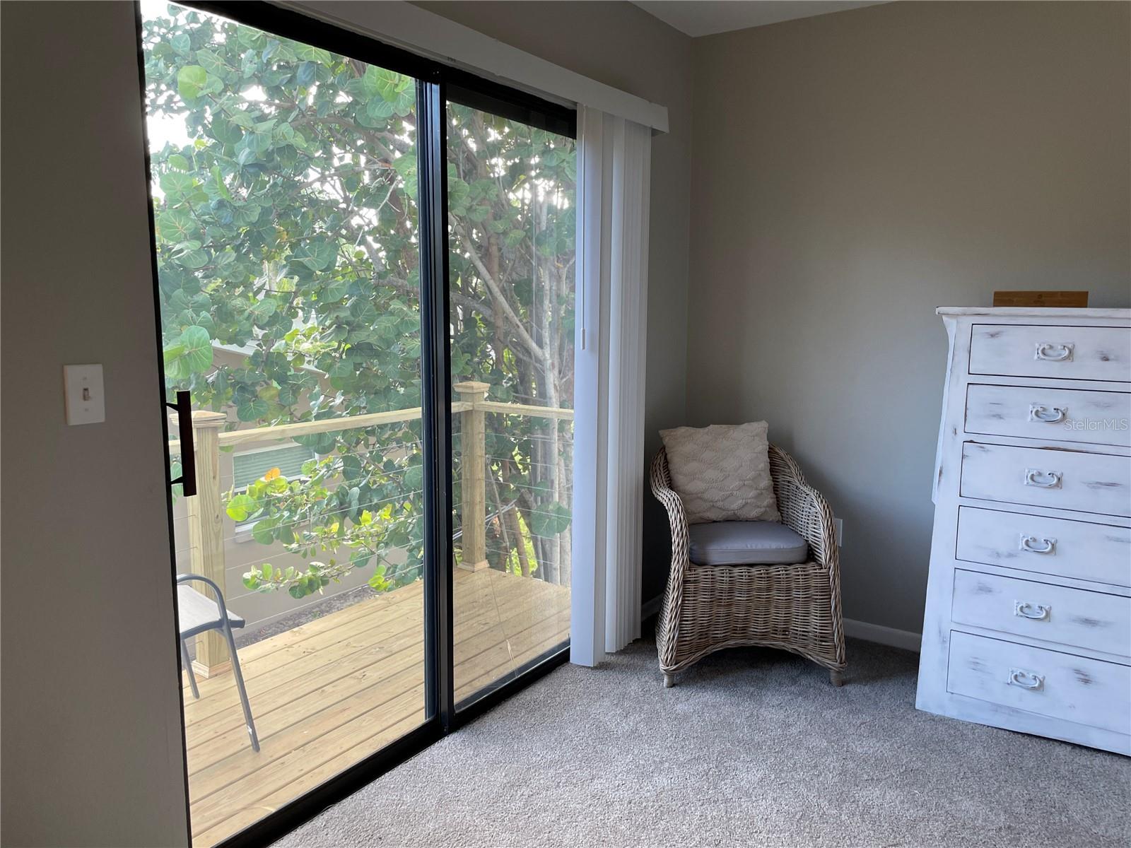 Listing photo id 9 for 606 Mayo Street