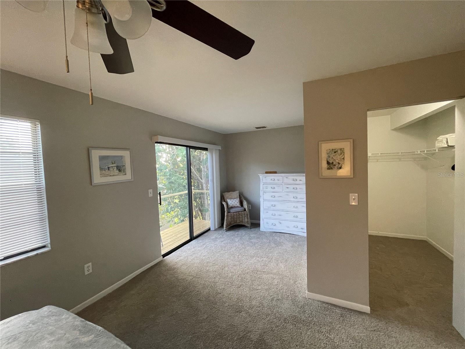 Listing photo id 11 for 606 Mayo Street