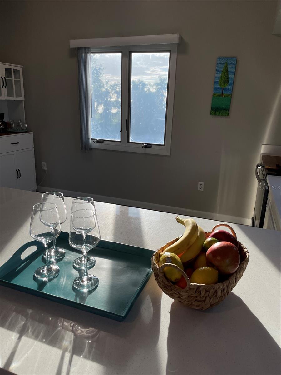 Listing photo id 20 for 606 Mayo Street