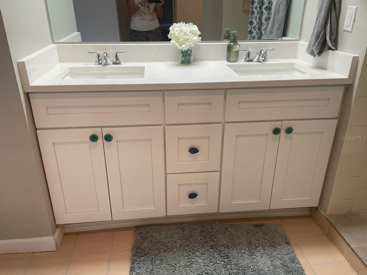 Listing photo id 25 for 606 Mayo Street