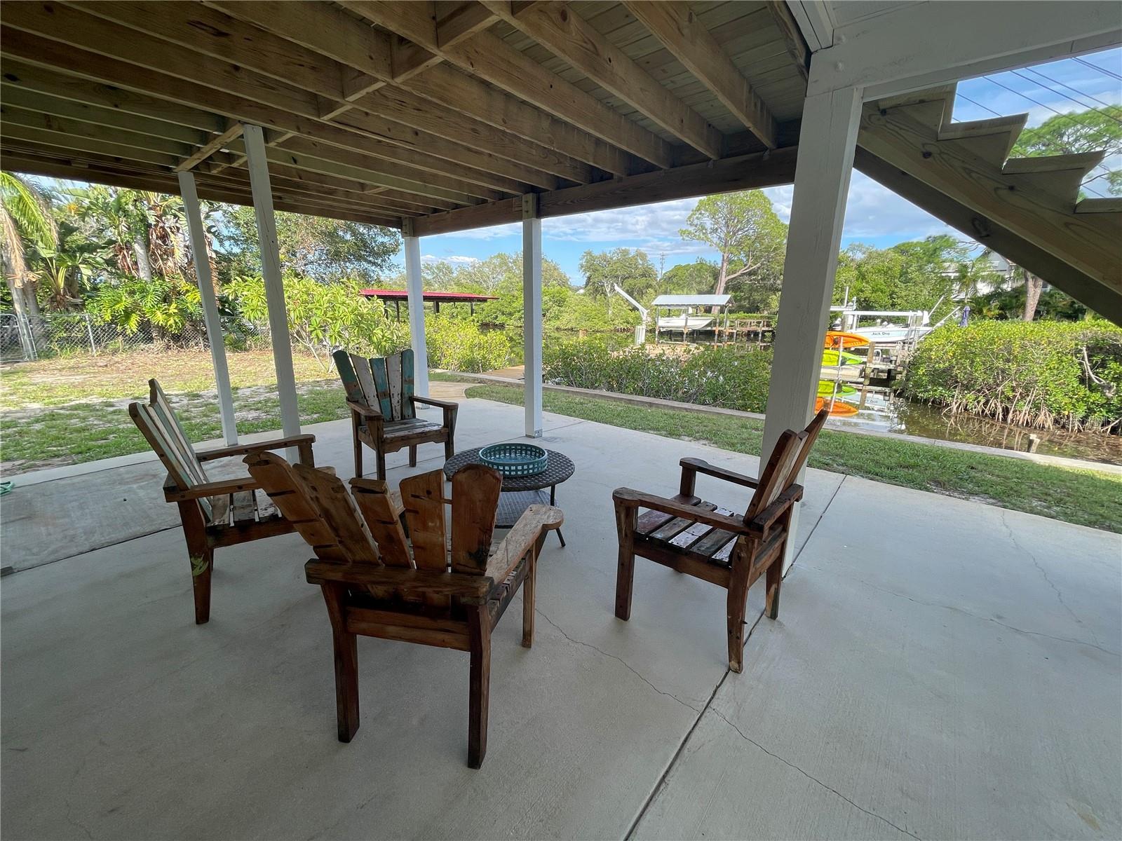 Listing photo id 29 for 606 Mayo Street