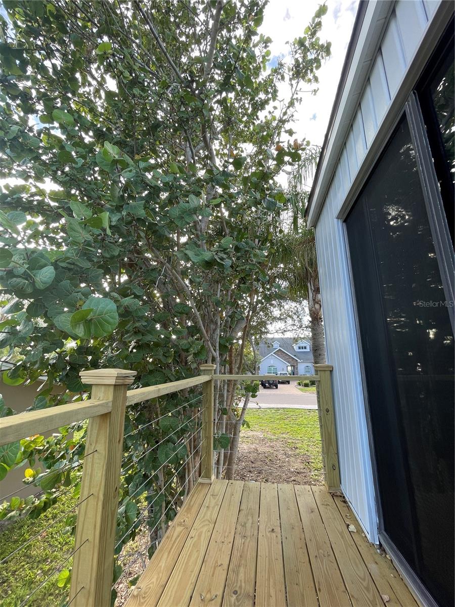 Listing photo id 31 for 606 Mayo Street