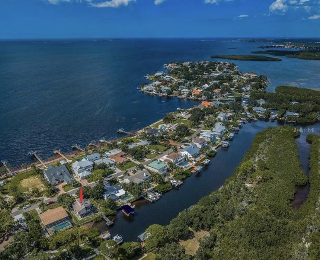 Listing photo id 32 for 606 Mayo Street