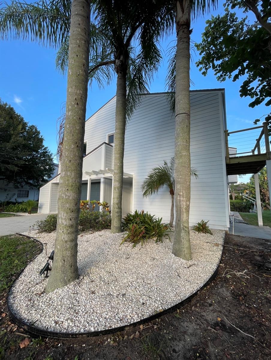 Listing photo id 3 for 606 Mayo Street