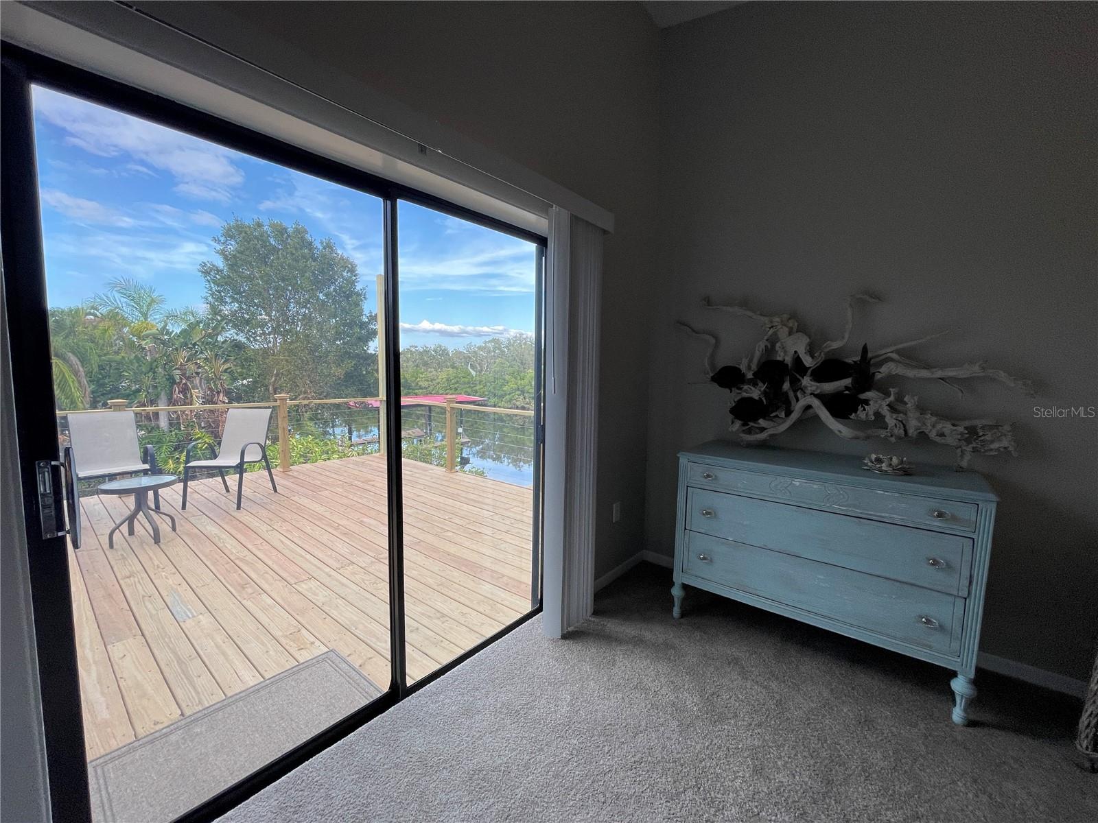 Listing photo id 7 for 606 Mayo Street