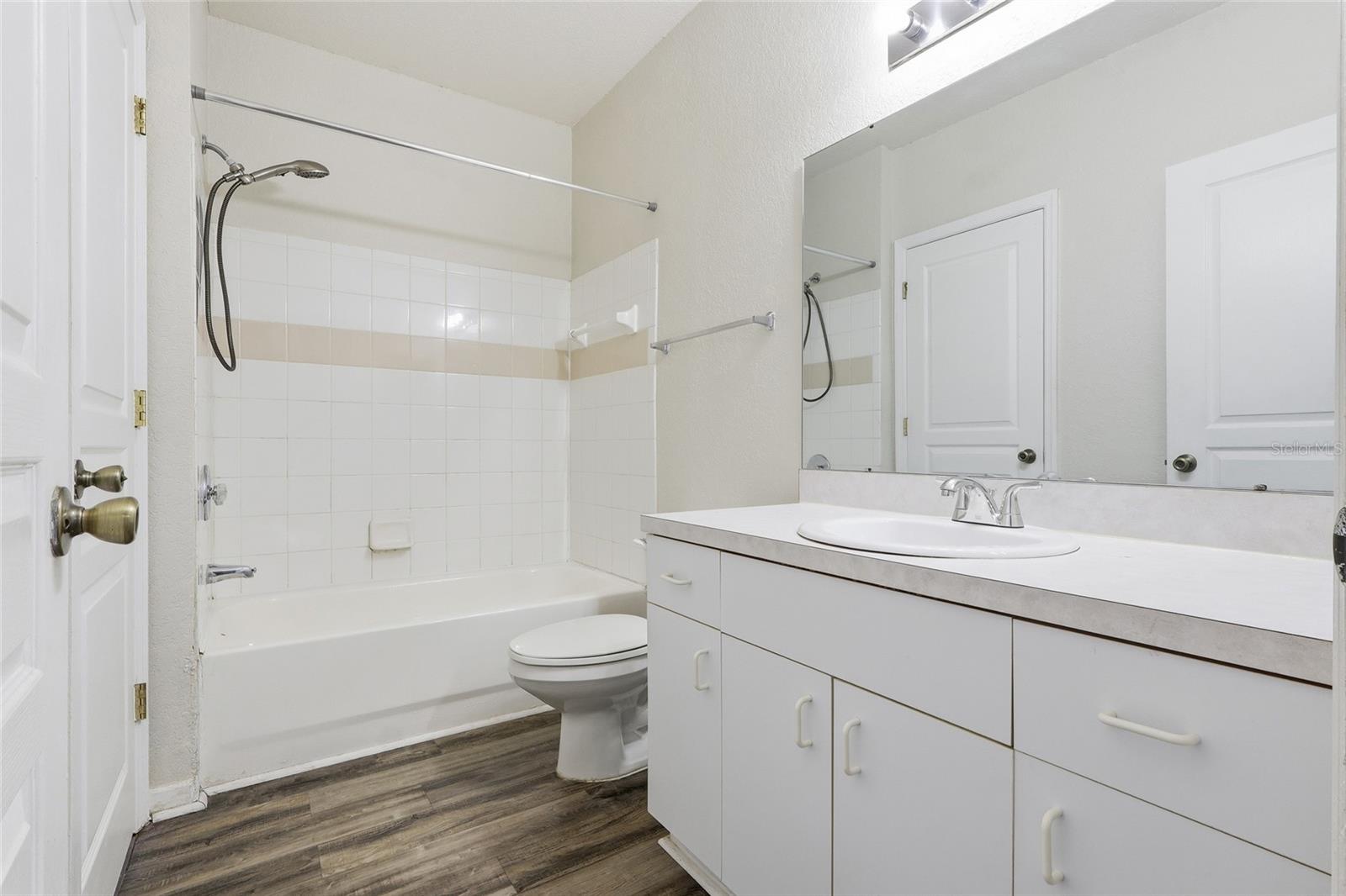 Image 12 of 21 For 17106 Carrington Park Drive 623