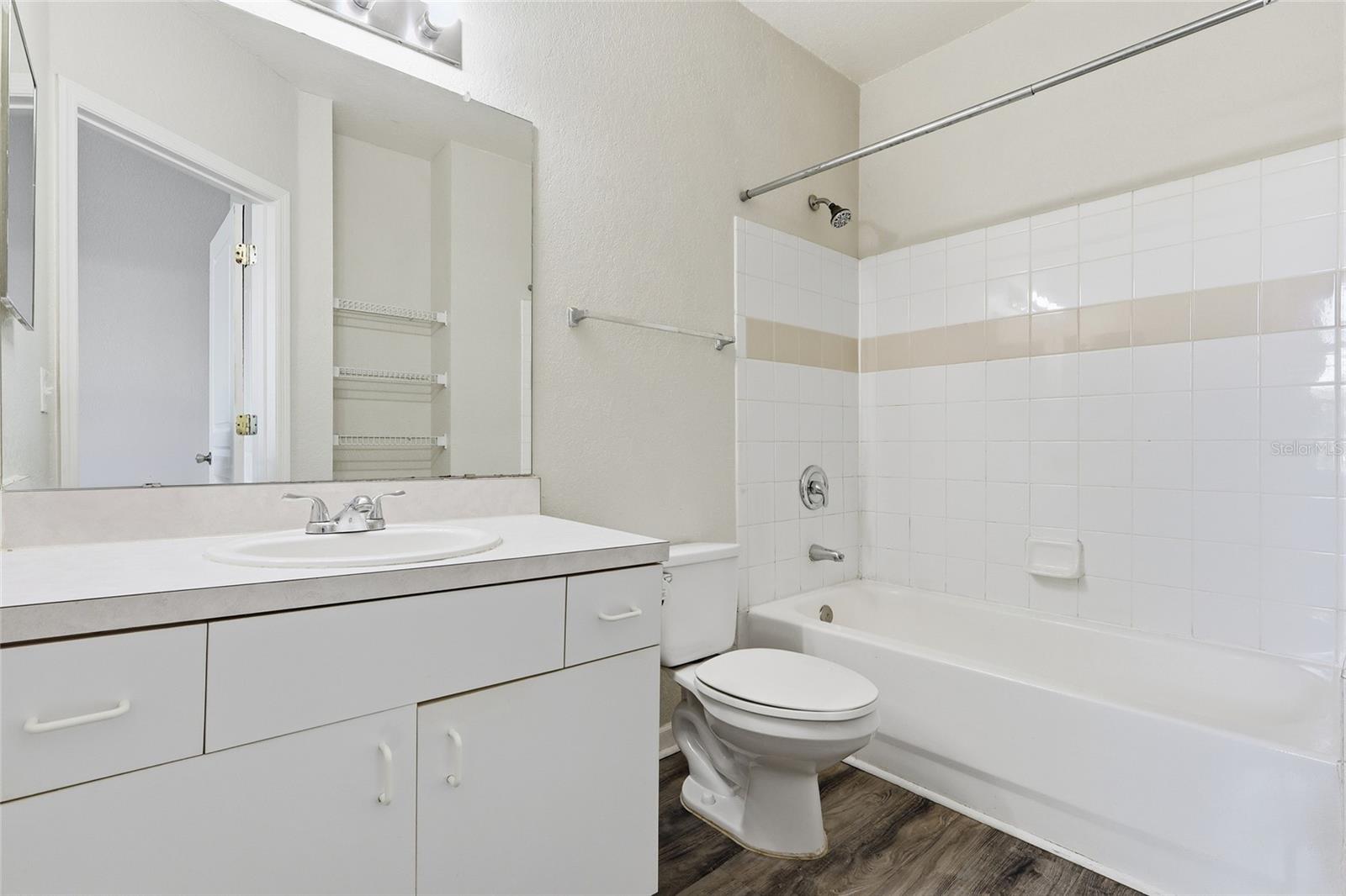 Image 18 of 21 For 17106 Carrington Park Drive 623