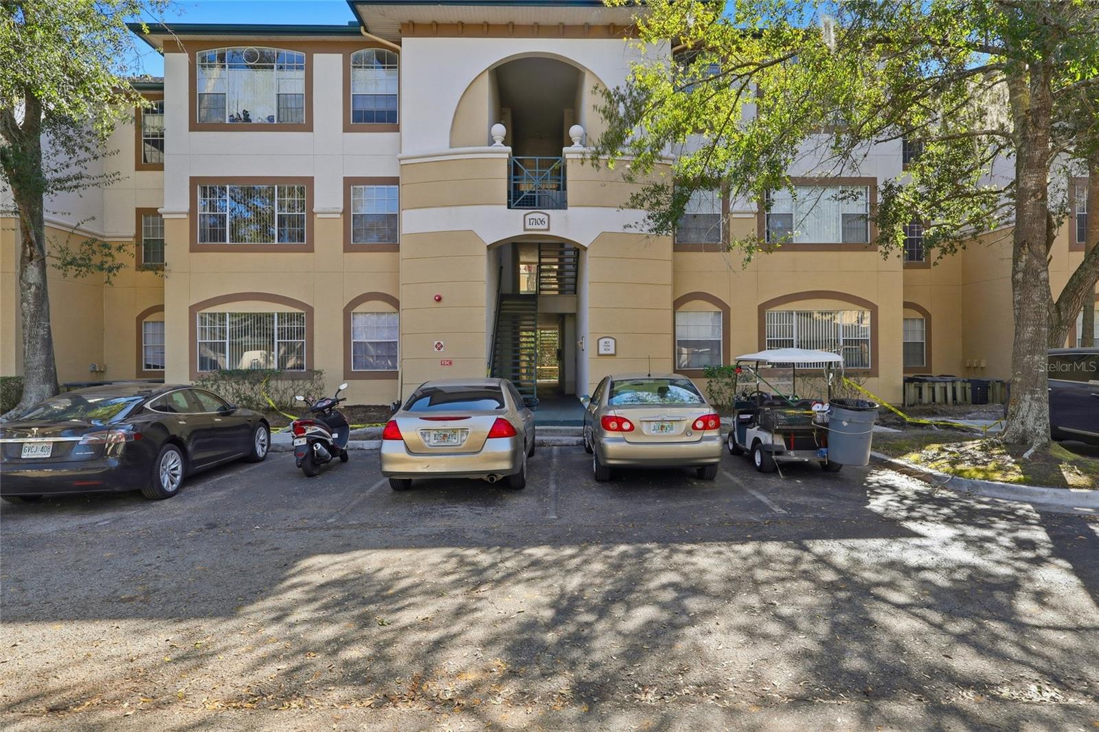 Image 2 of 21 For 17106 Carrington Park Drive 623