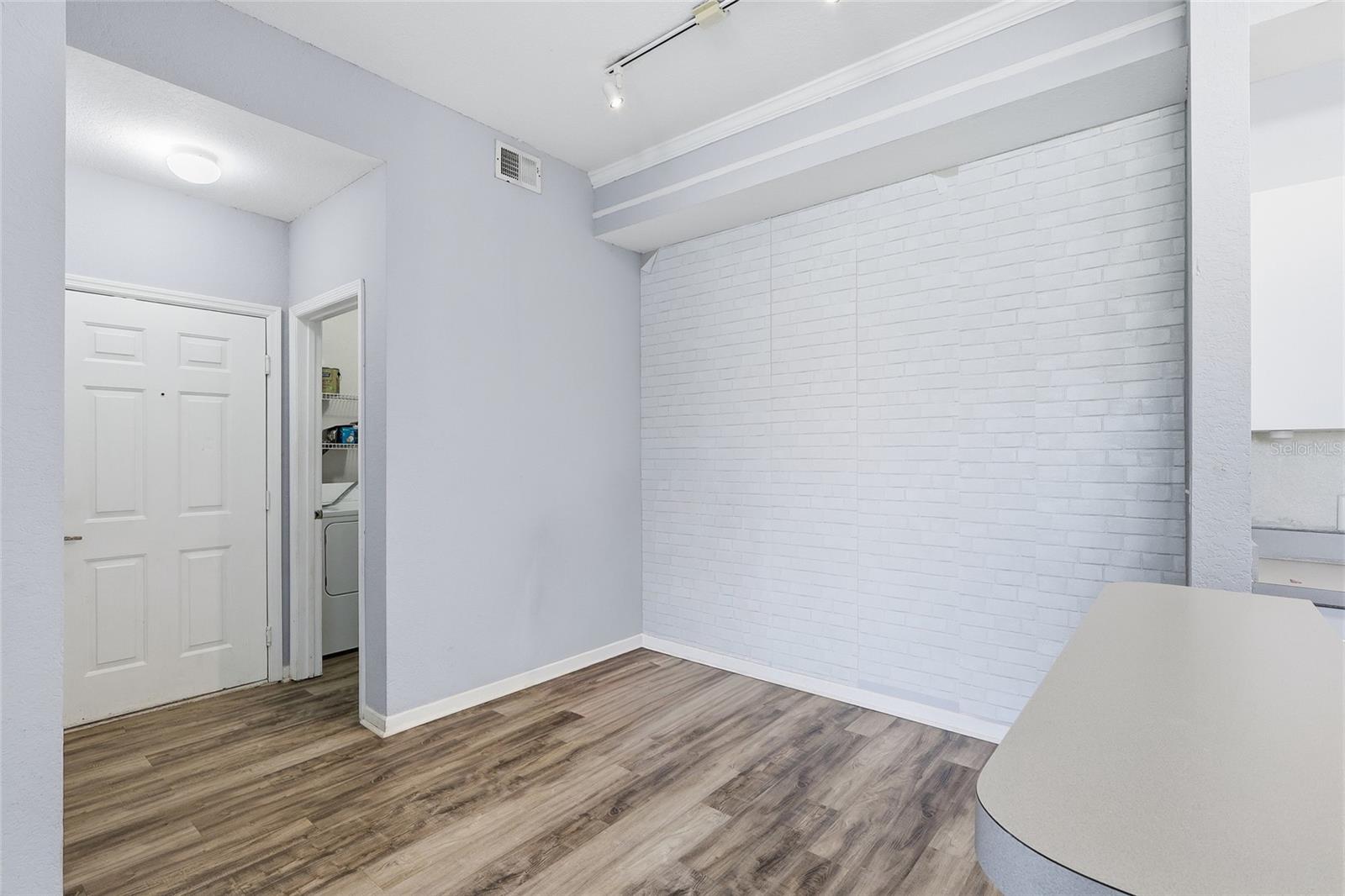 Image 4 of 21 For 17106 Carrington Park Drive 623