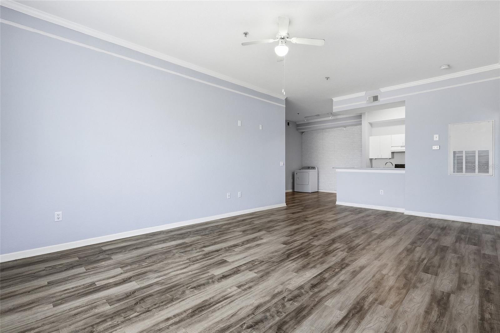 Image 8 of 21 For 17106 Carrington Park Drive 623