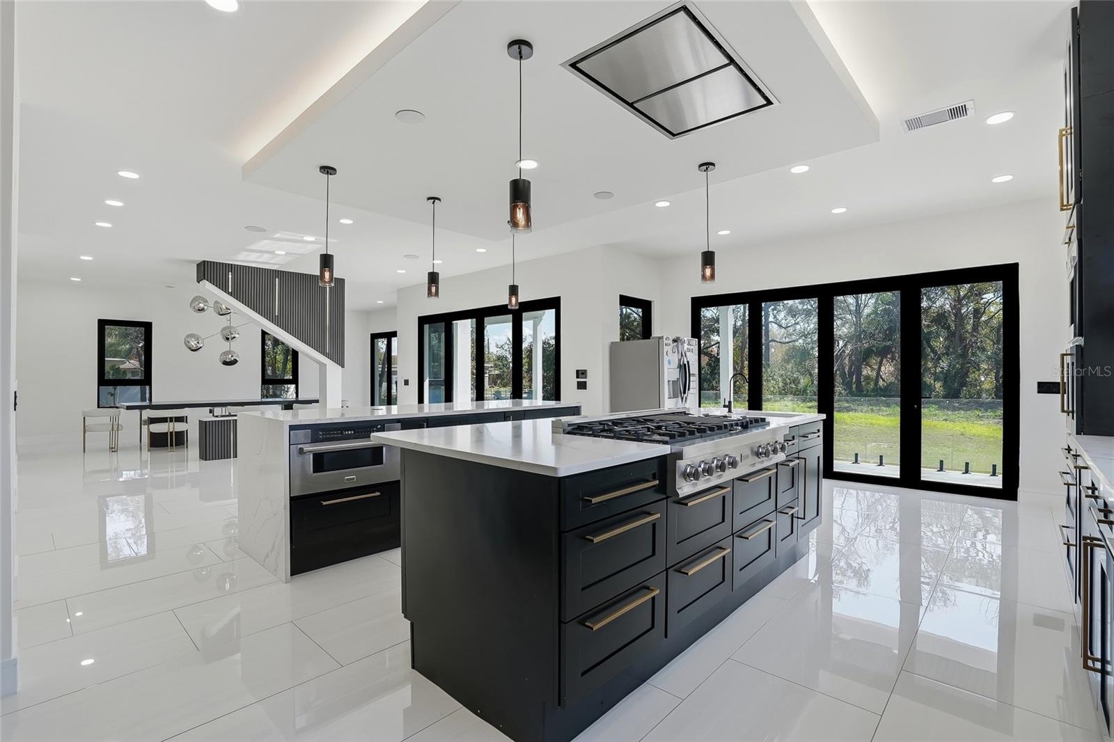 Image 13 of 100 For 7818 Hubert Avenue