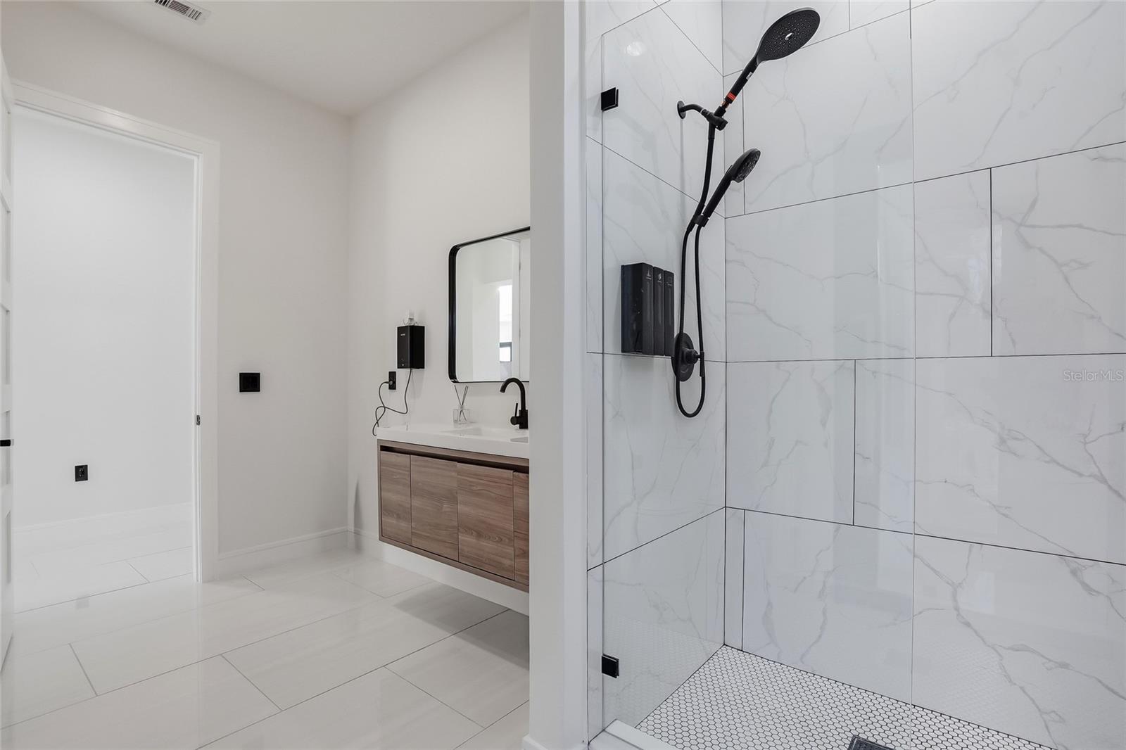 Image 28 of 100 For 7818 Hubert Avenue