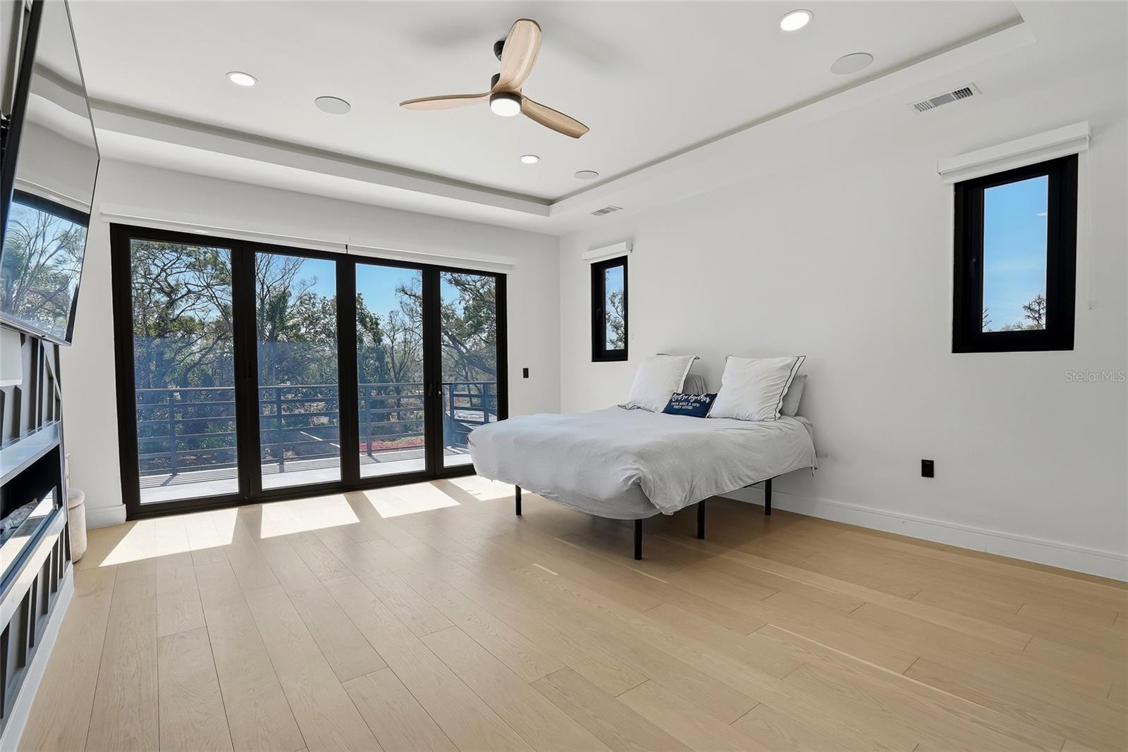 Image 36 of 100 For 7818 Hubert Avenue