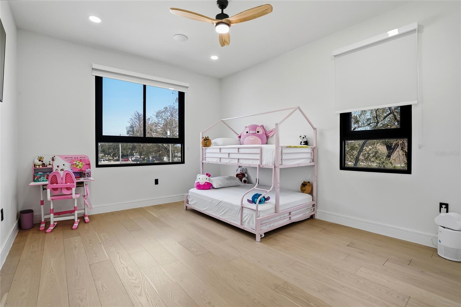 Image 52 of 100 For 7818 Hubert Avenue