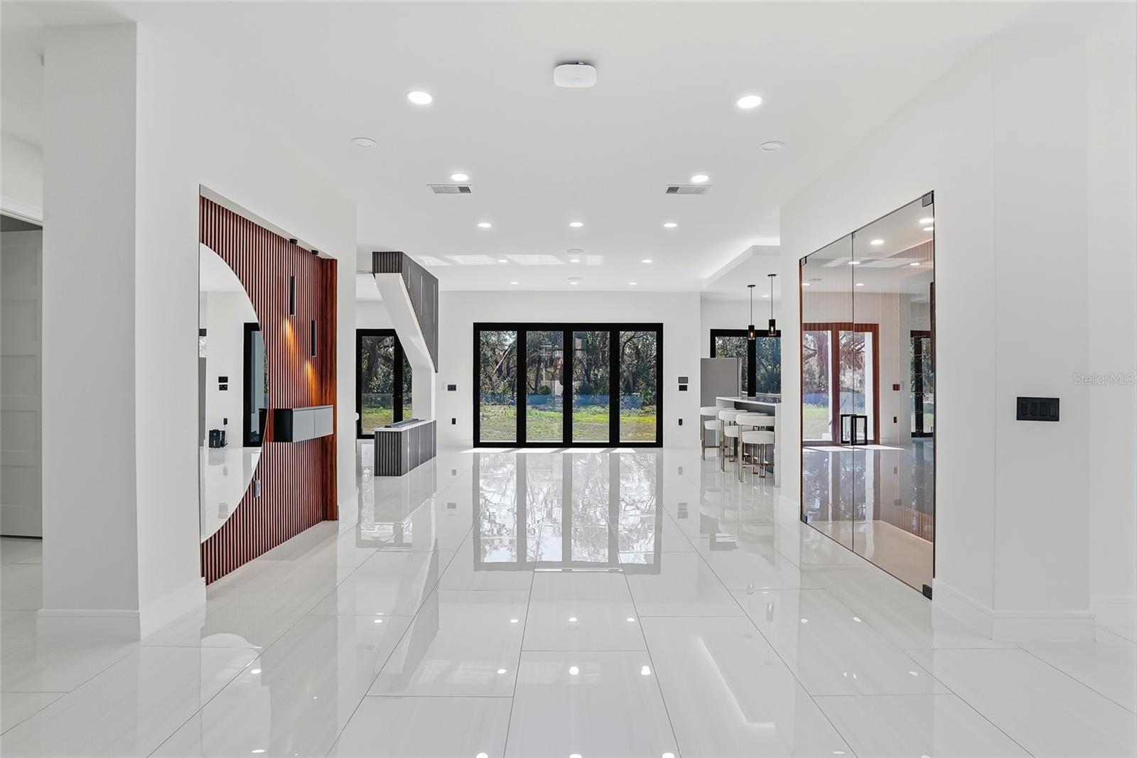 Image 6 of 100 For 7818 Hubert Avenue