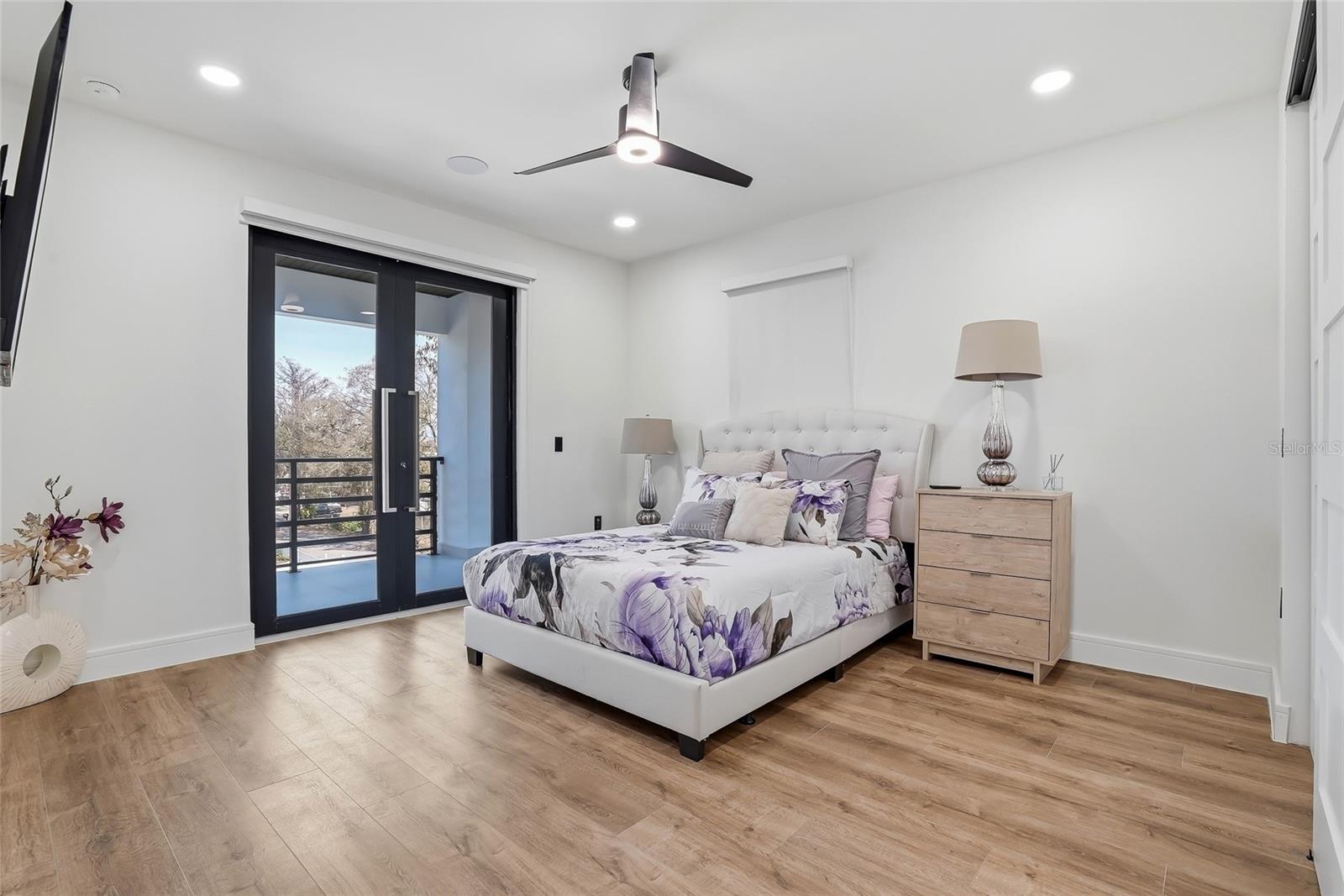 Image 69 of 100 For 7818 Hubert Avenue