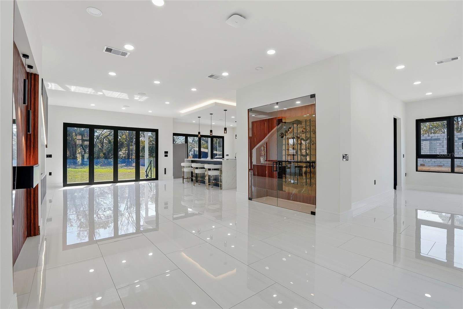 Image 7 of 100 For 7818 Hubert Avenue