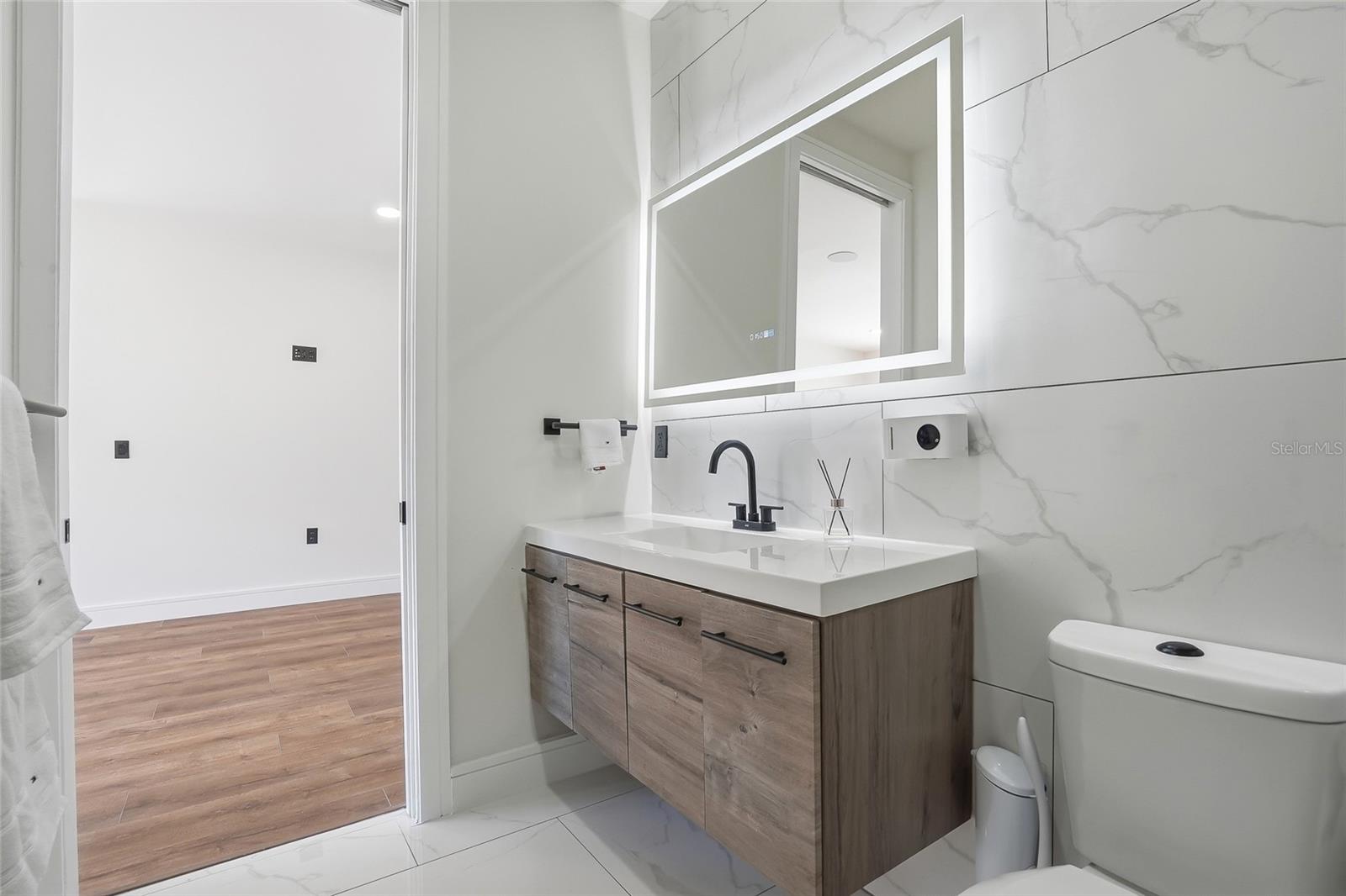 Image 73 of 100 For 7818 Hubert Avenue