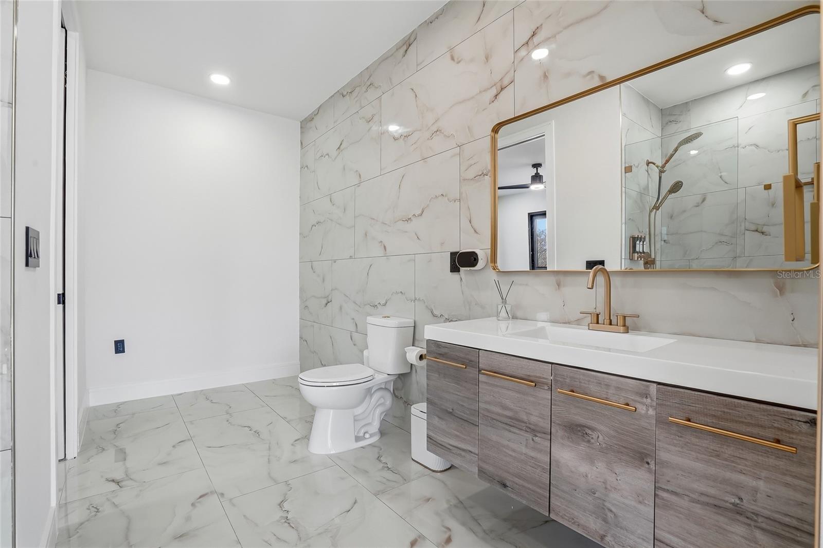 Image 76 of 100 For 7818 Hubert Avenue