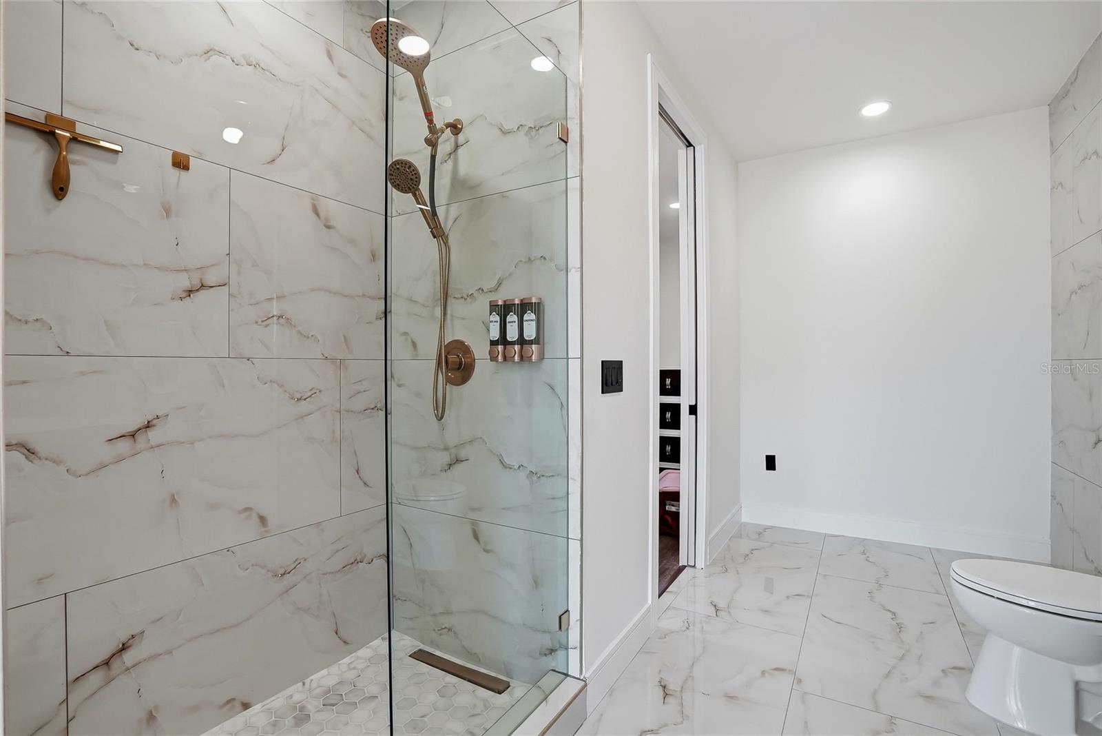 Image 77 of 100 For 7818 Hubert Avenue