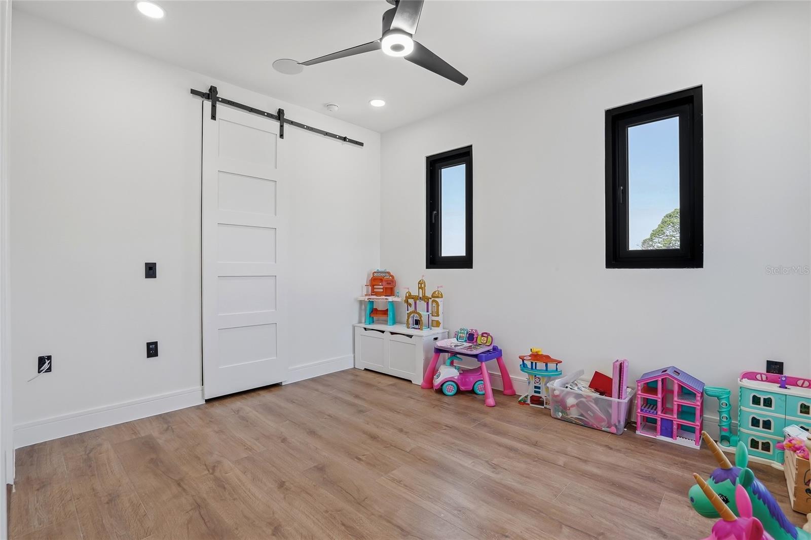 Image 79 of 100 For 7818 Hubert Avenue