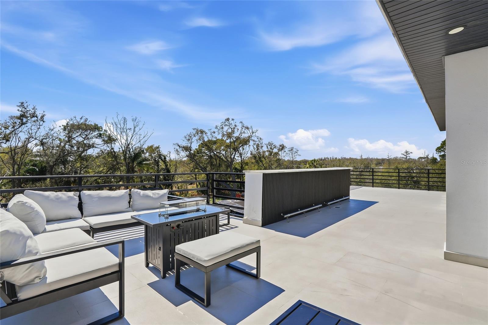 Image 81 of 100 For 7818 Hubert Avenue