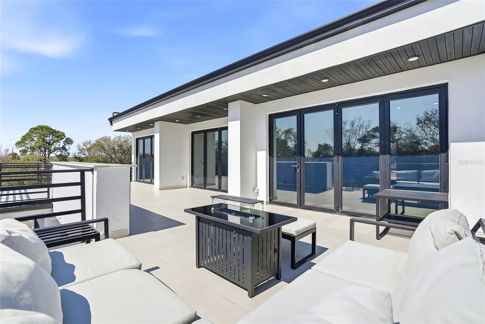 Image 82 of 100 For 7818 Hubert Avenue