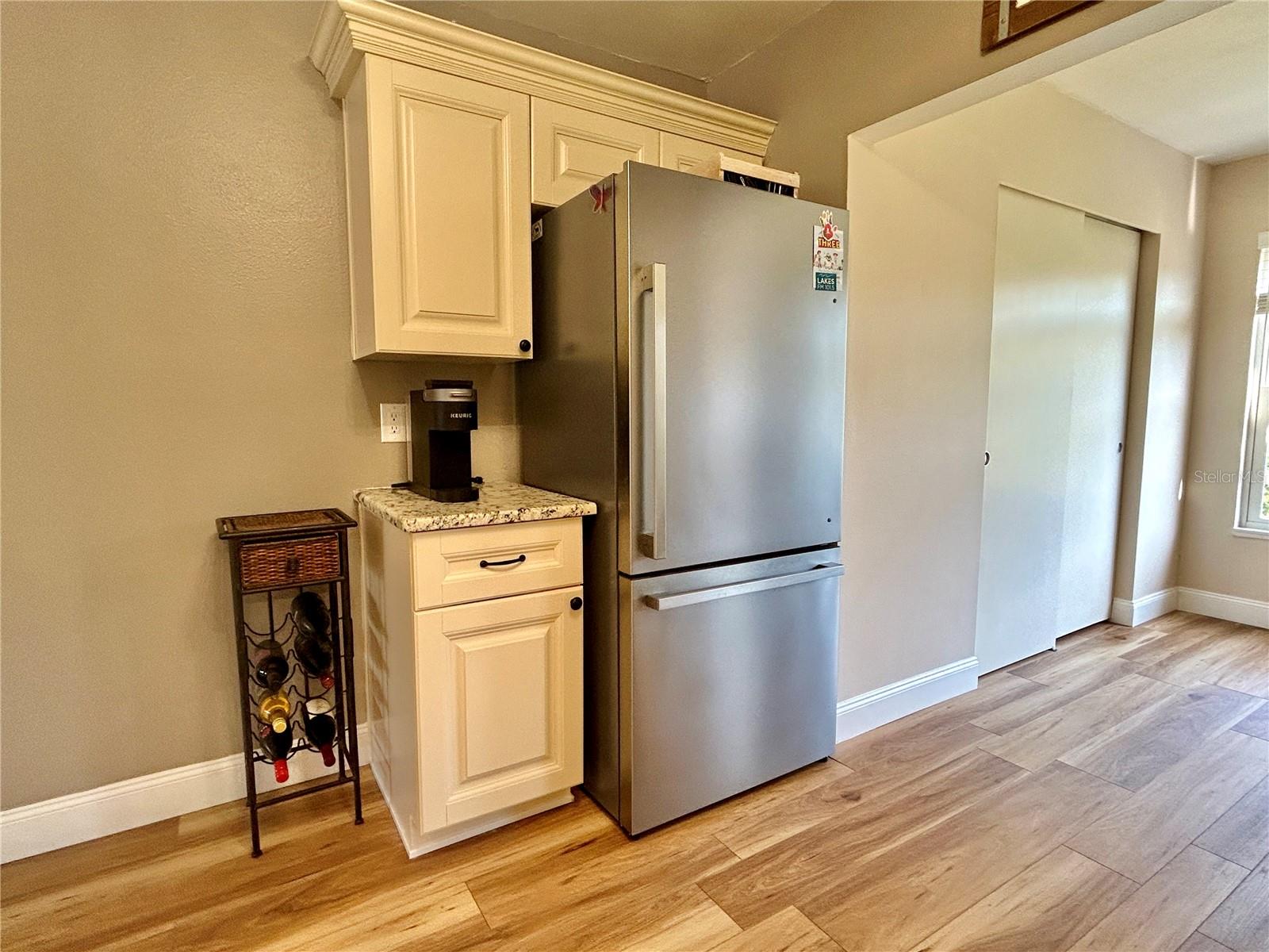 Image 14 of 59 For 2461 Rhodesian Drive 31