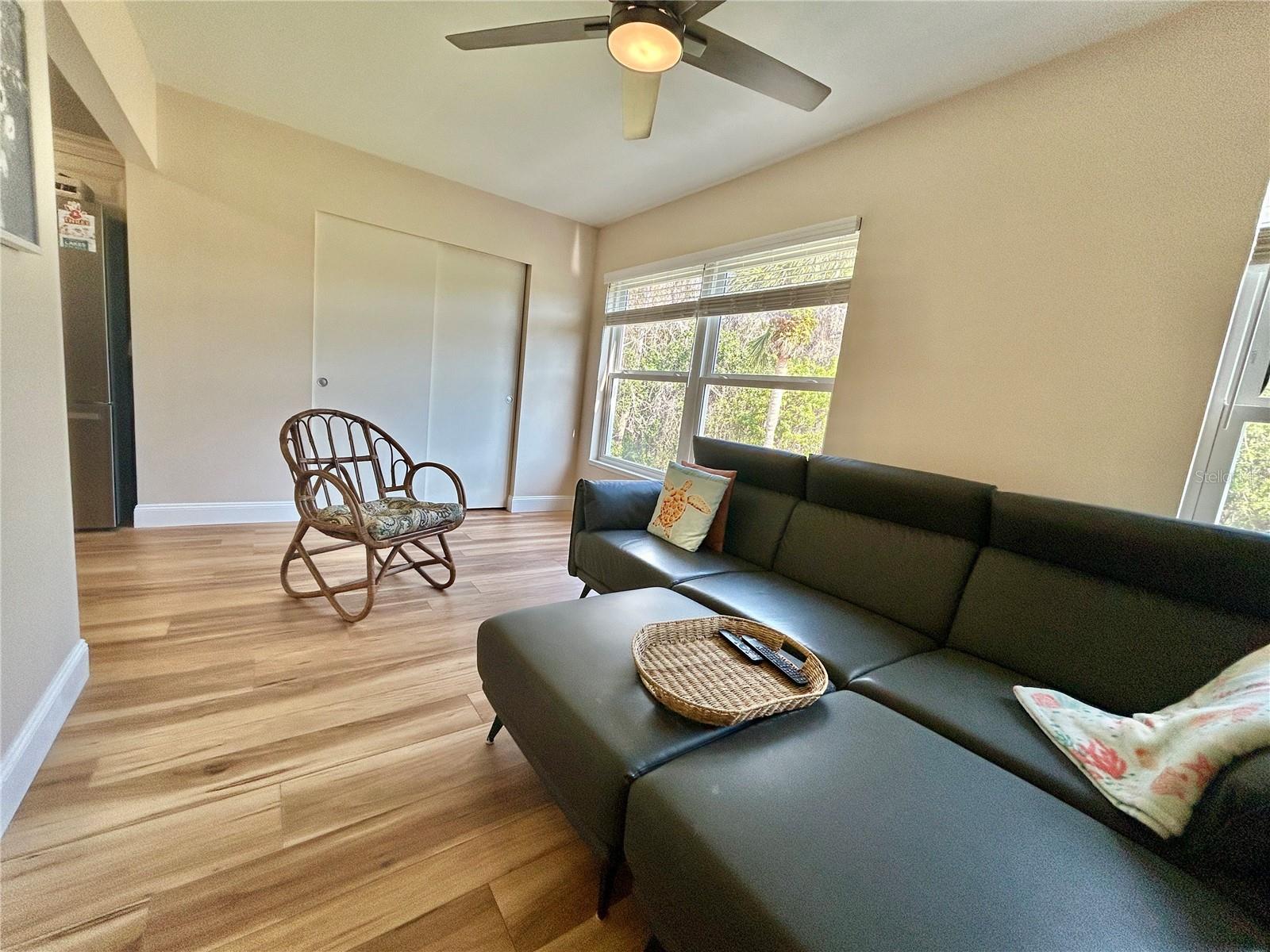 Image 20 of 59 For 2461 Rhodesian Drive 31