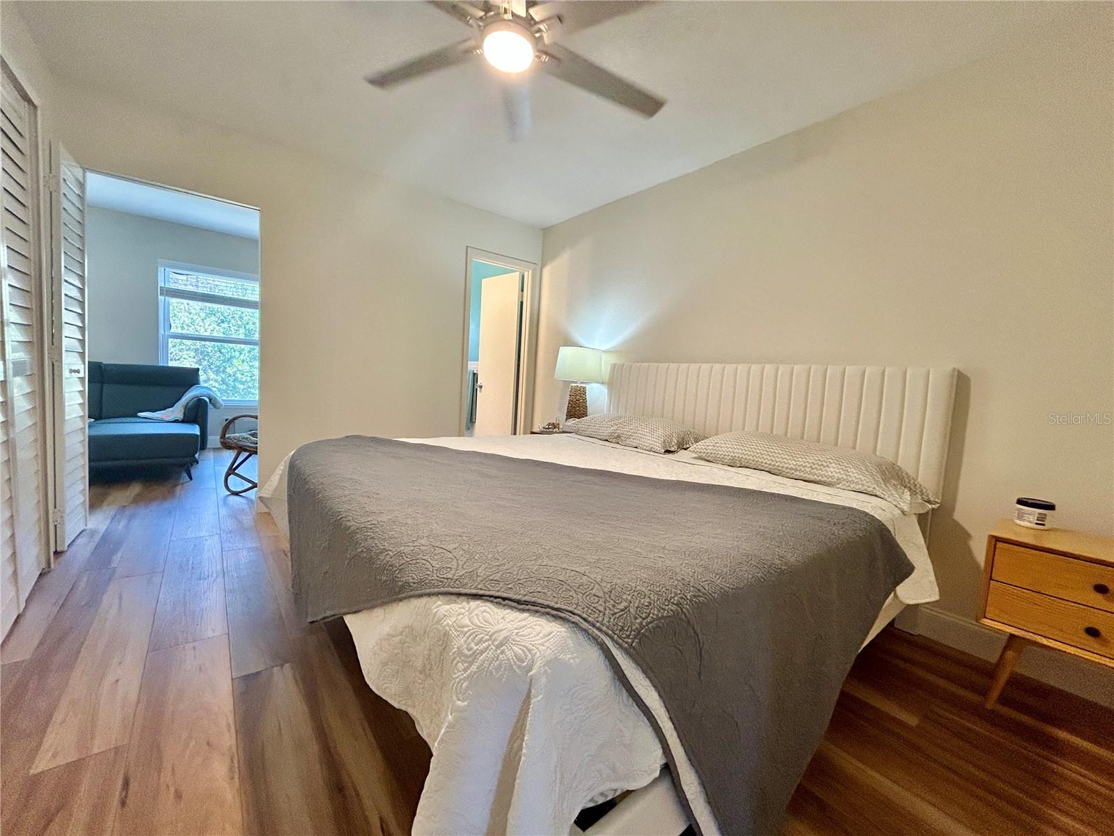 Image 25 of 59 For 2461 Rhodesian Drive 31