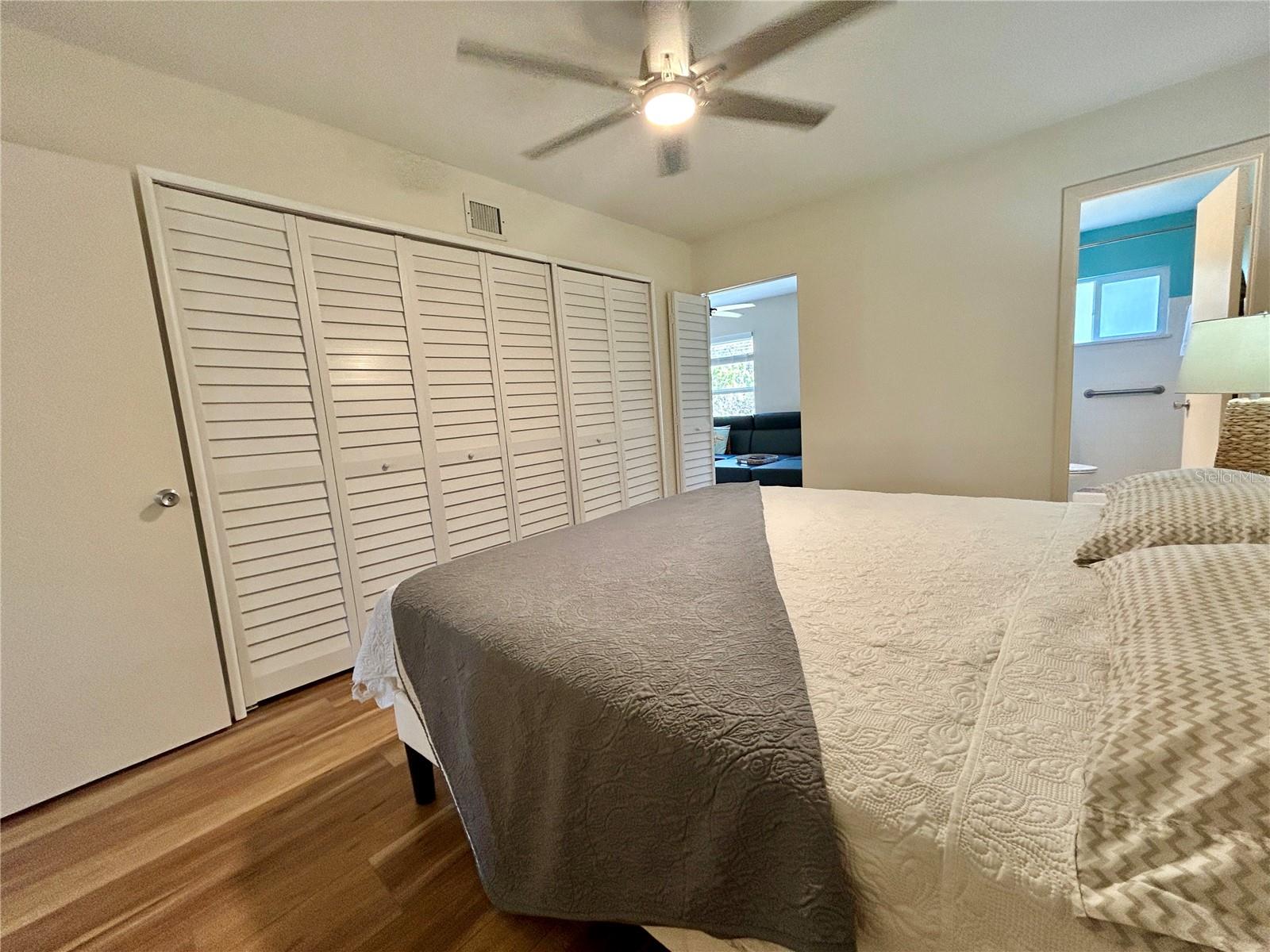 Image 26 of 59 For 2461 Rhodesian Drive 31