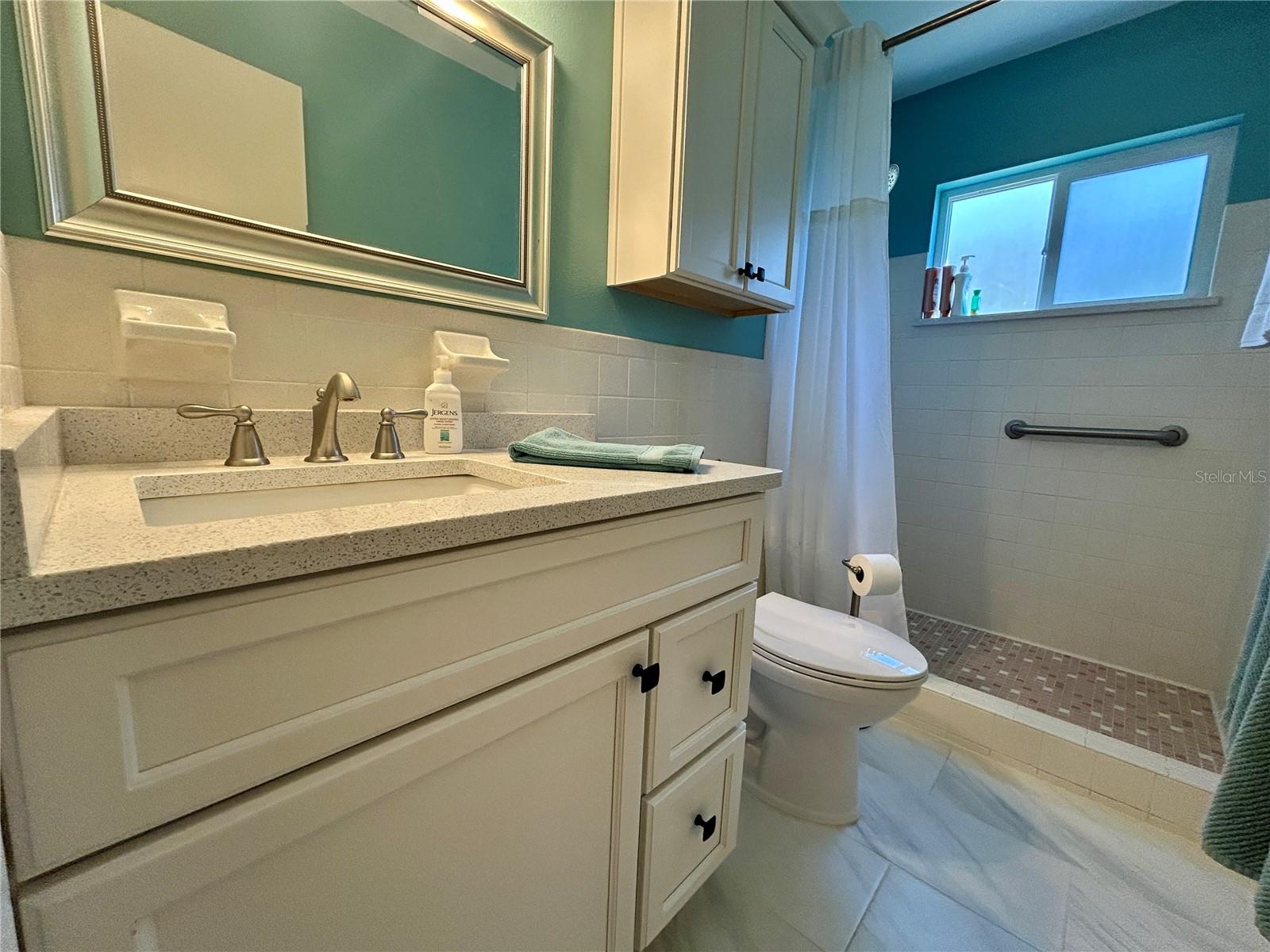 Image 27 of 59 For 2461 Rhodesian Drive 31