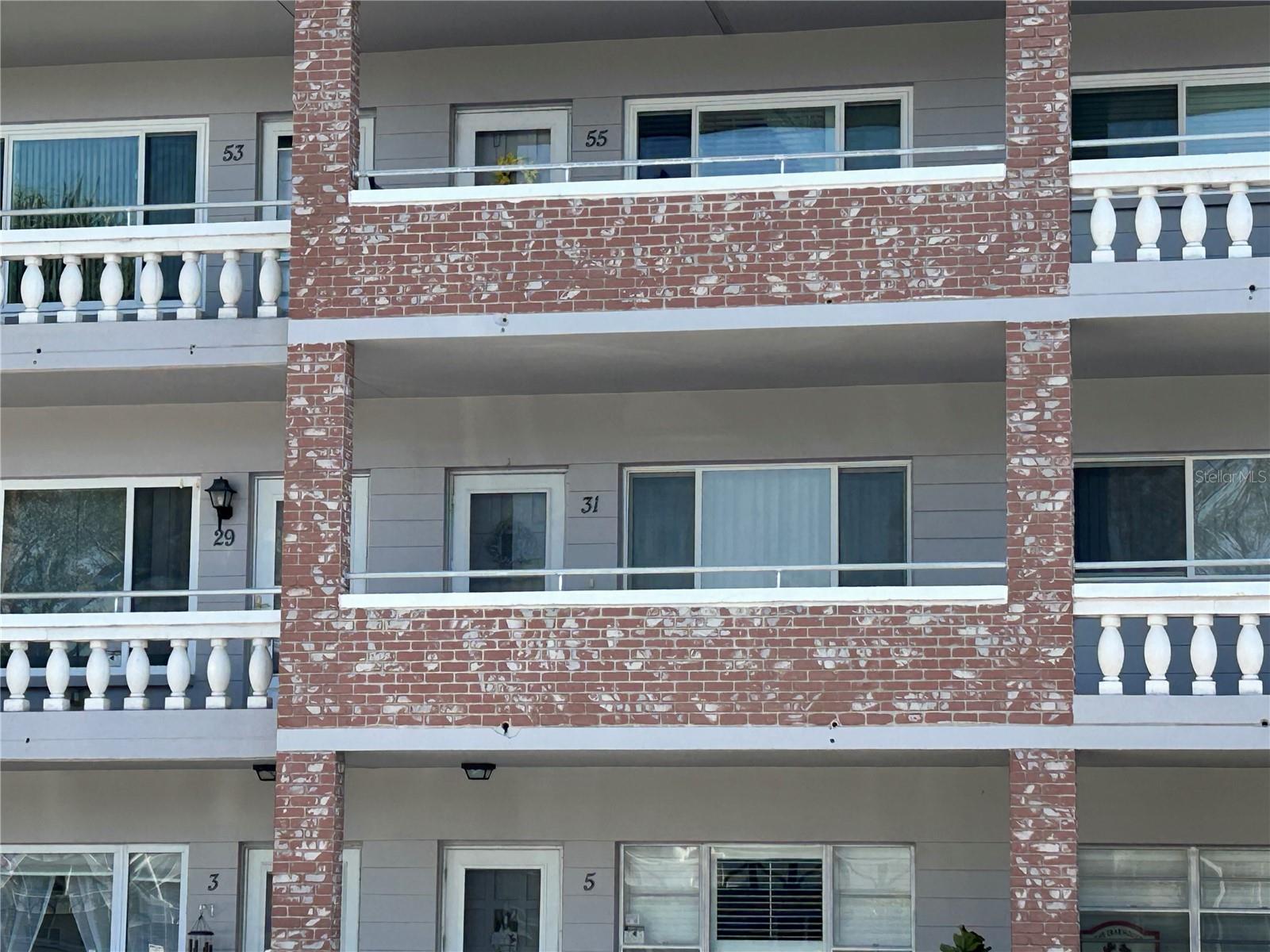 Image 5 of 59 For 2461 Rhodesian Drive 31