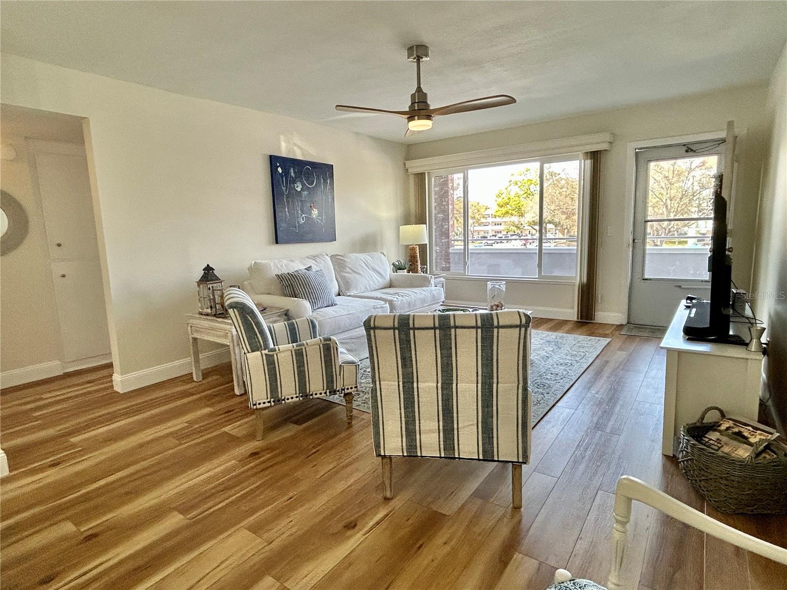 Image 8 of 59 For 2461 Rhodesian Drive 31