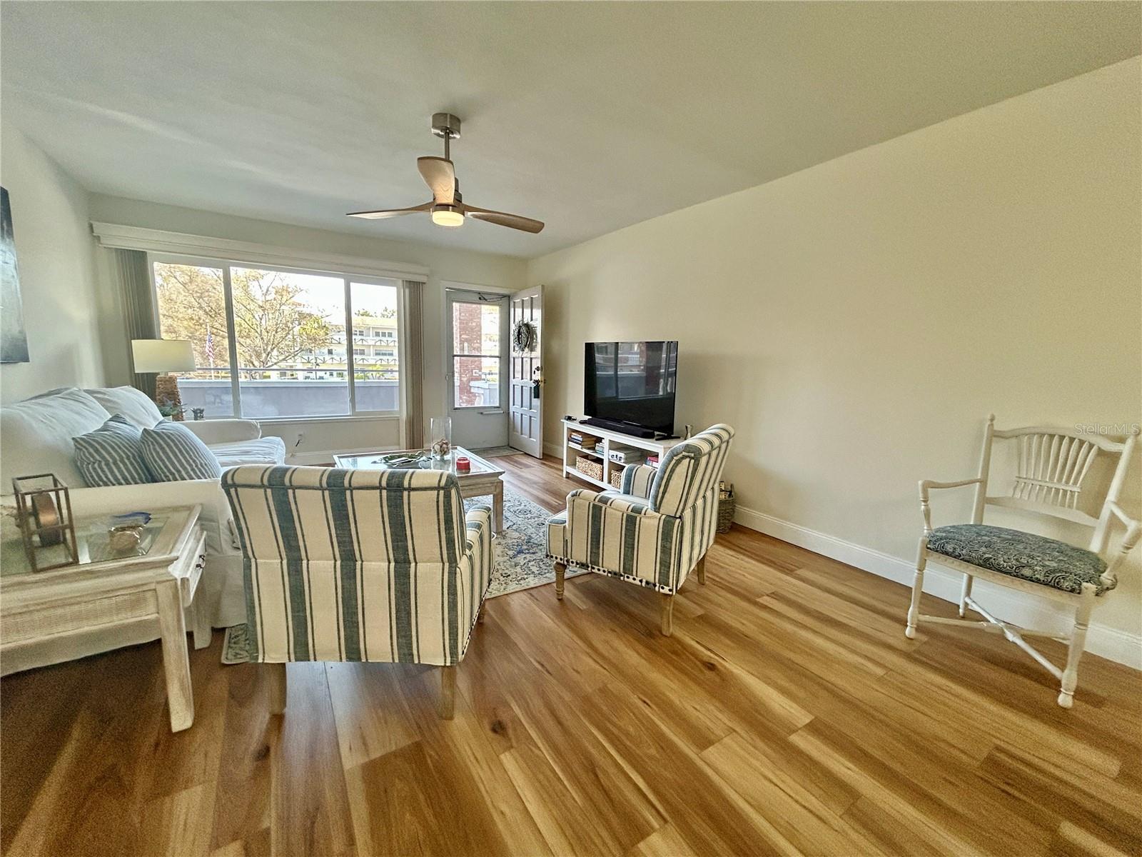 Image 9 of 59 For 2461 Rhodesian Drive 31