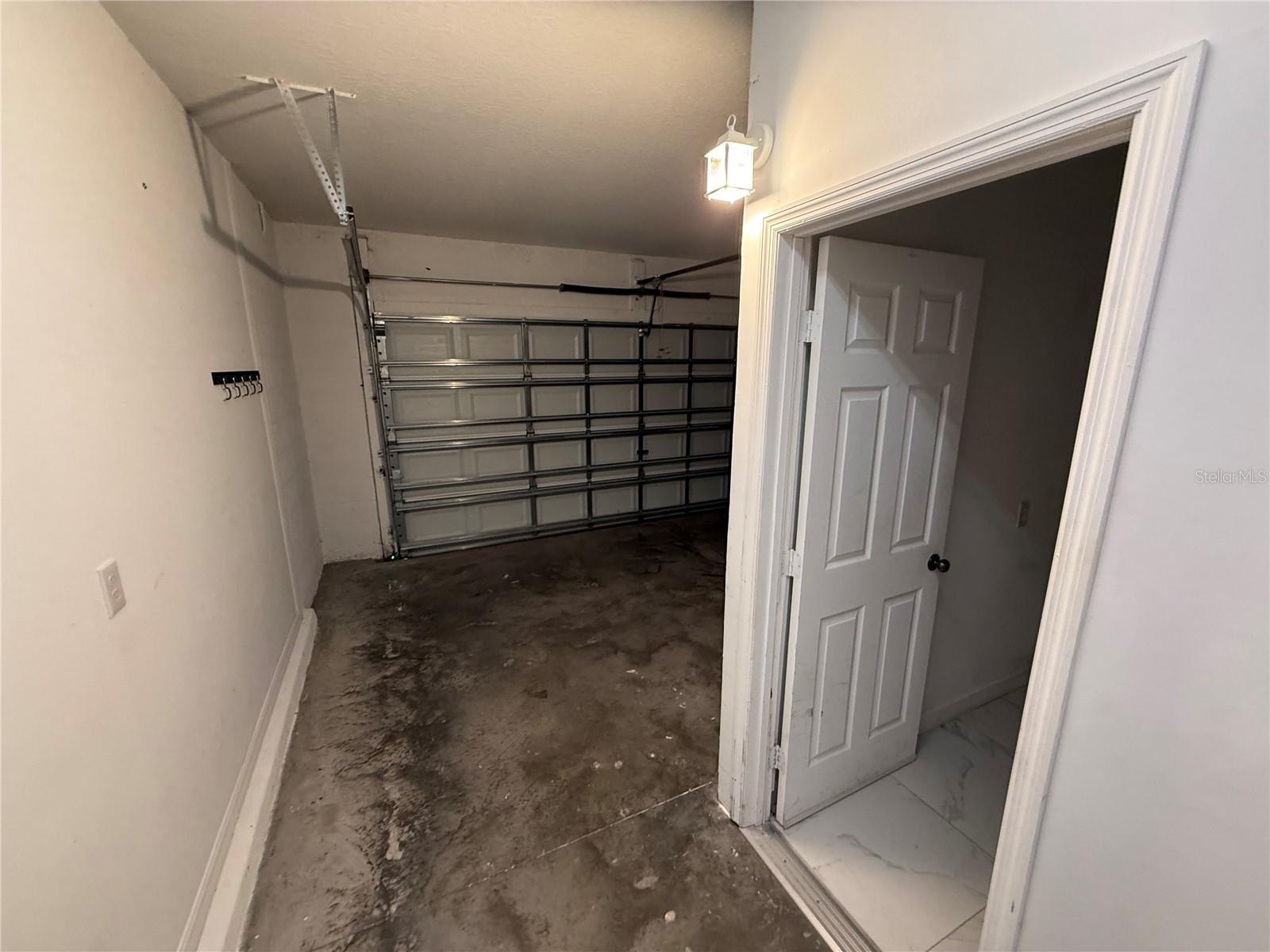 Image 15 of 18 For 12016 Miracle Mile Drive