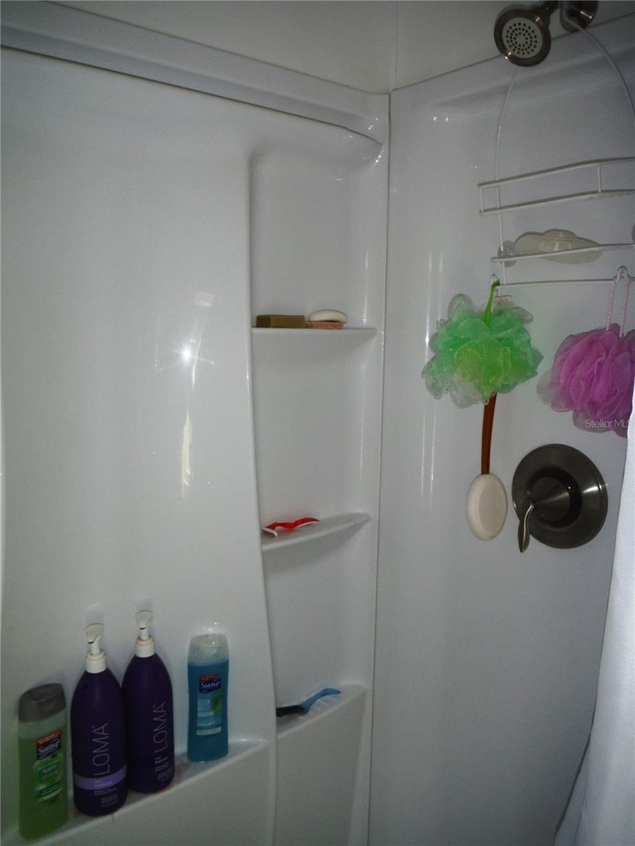 Image 19 of 41 For 124 Juniperus Drive 45