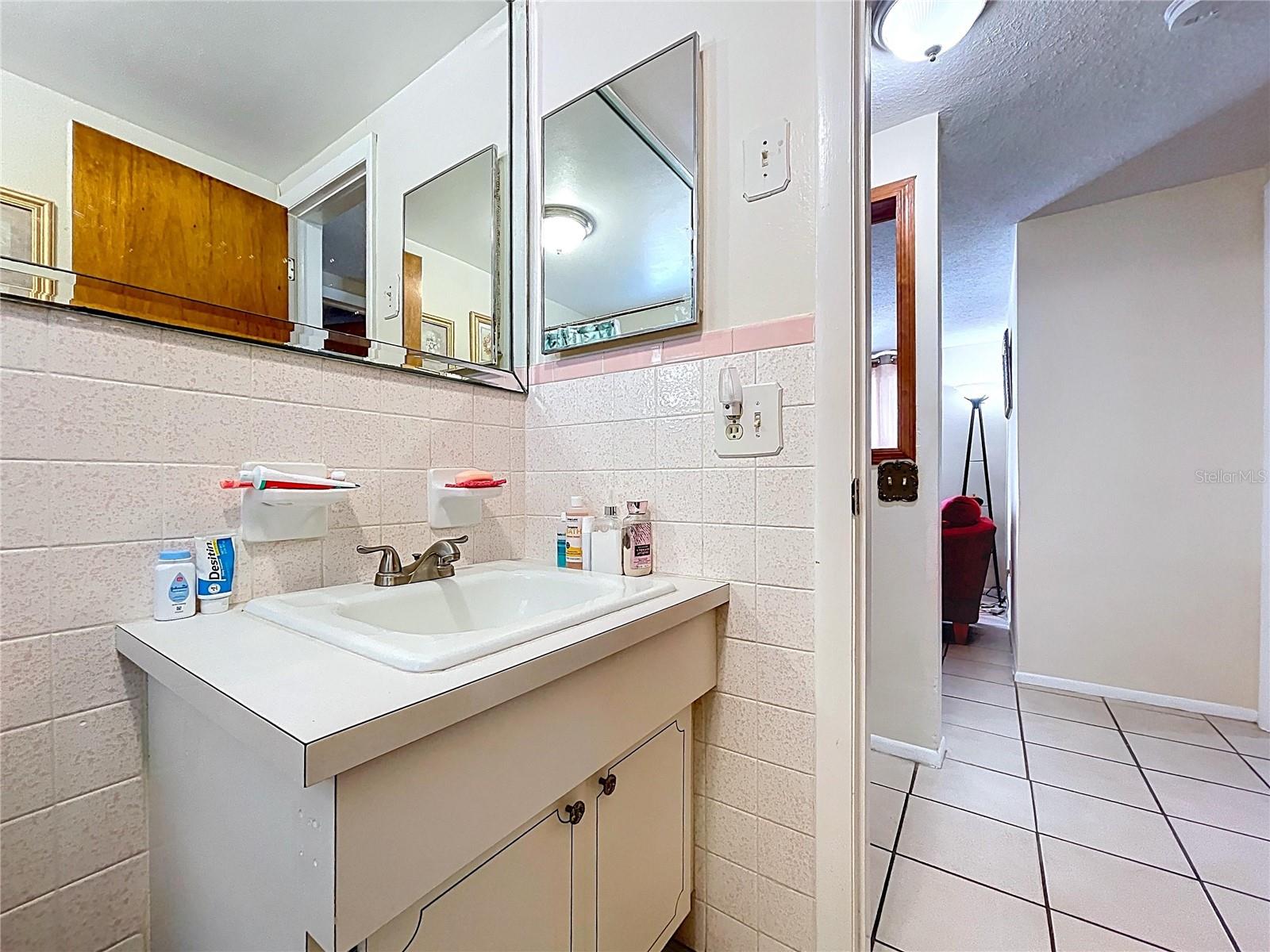 Image 17 of 70 For 2150 Maureen Drive