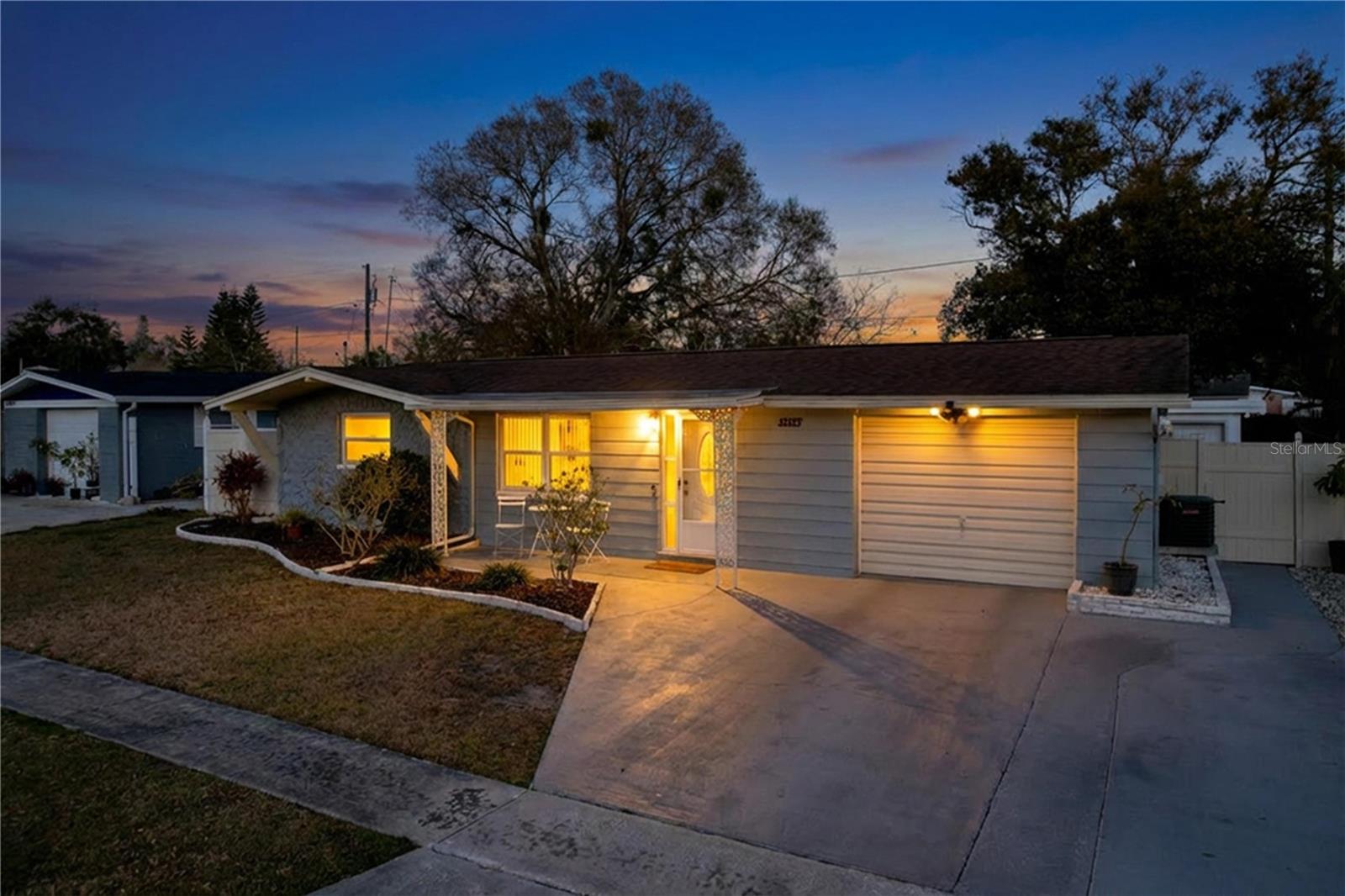 Image 27 of 70 For 2150 Maureen Drive