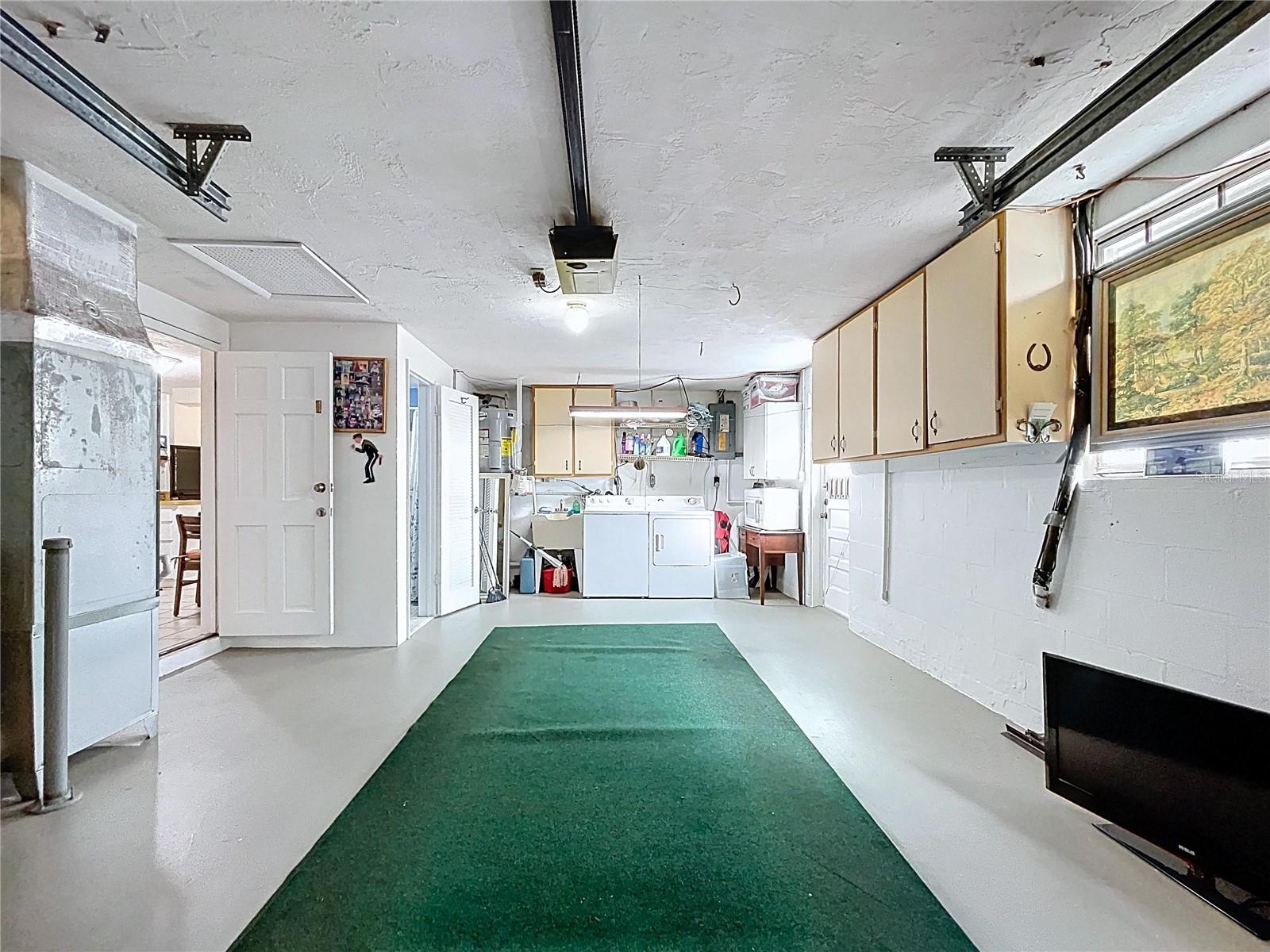 Image 36 of 70 For 2150 Maureen Drive