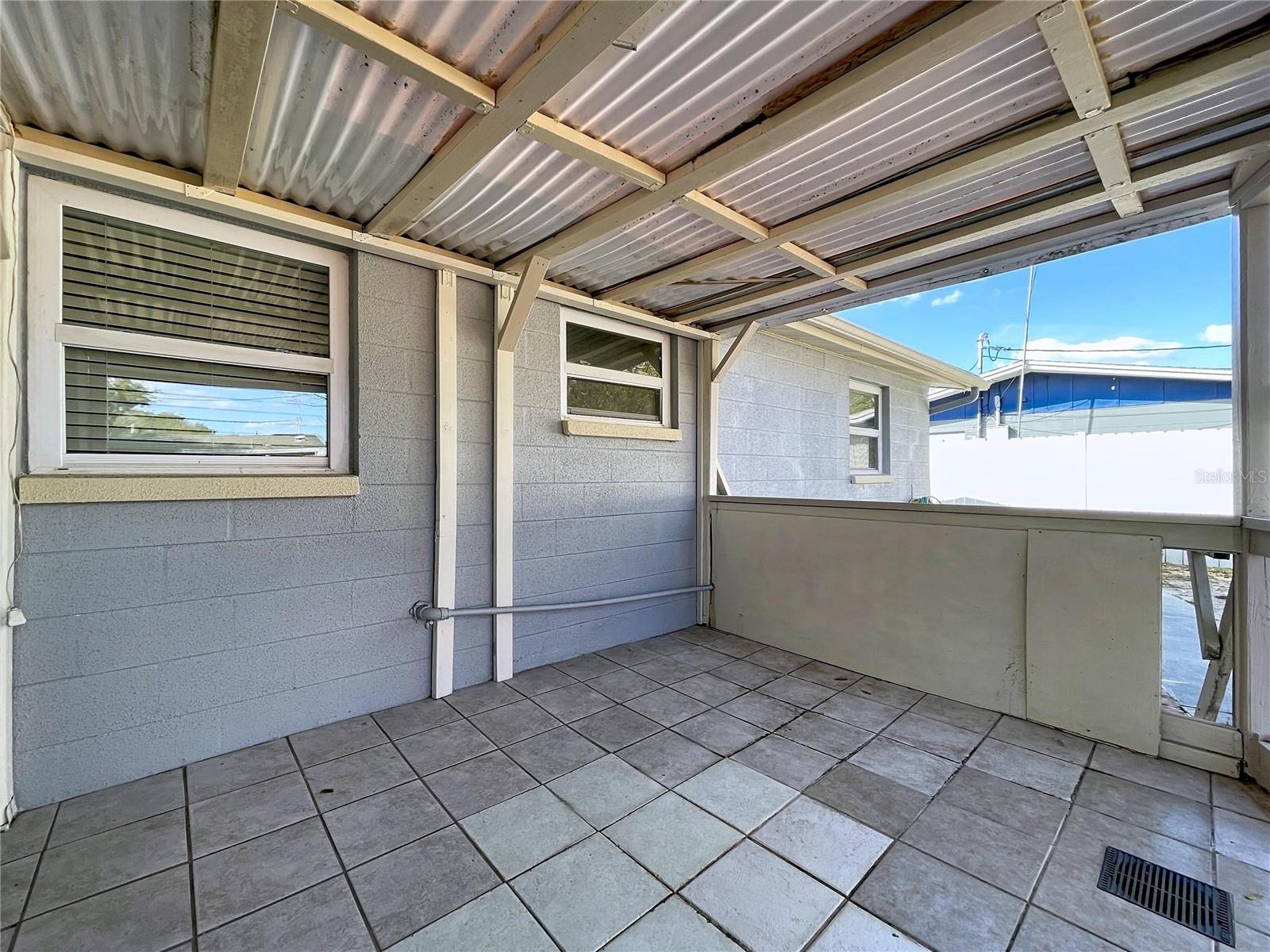 Image 41 of 70 For 2150 Maureen Drive