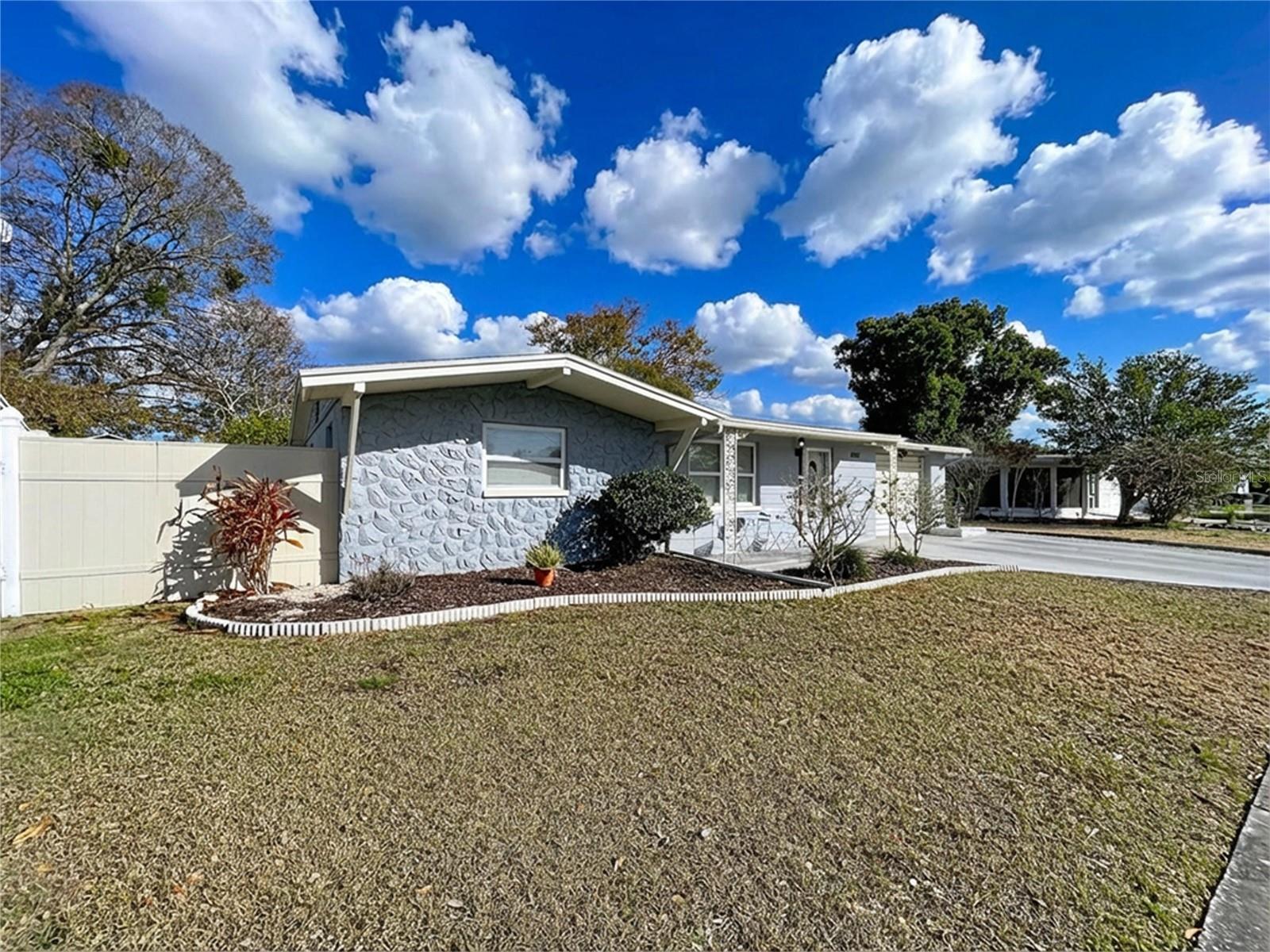 Image 47 of 70 For 2150 Maureen Drive