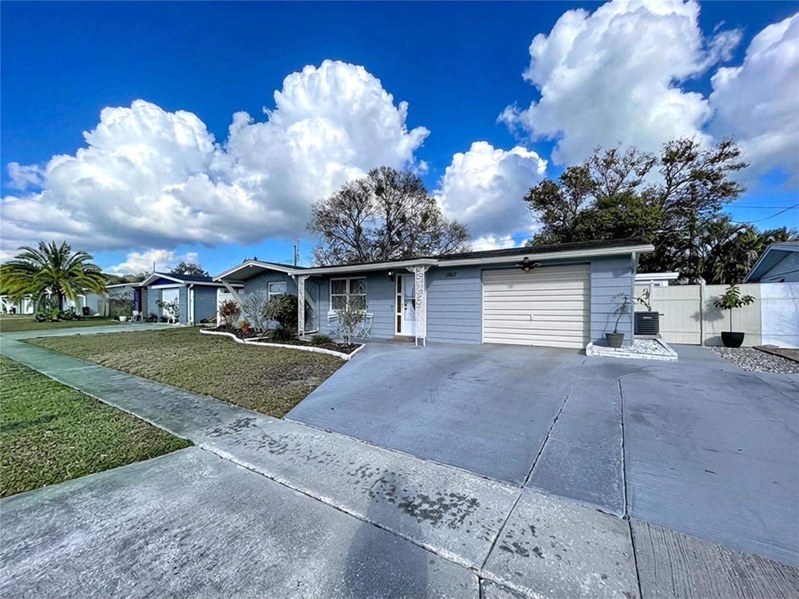 Image 49 of 70 For 2150 Maureen Drive