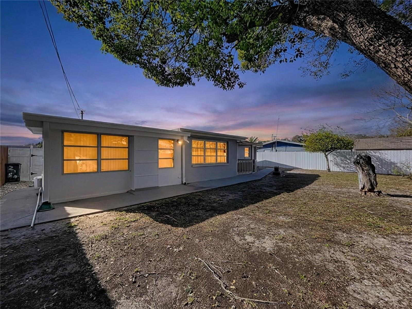 Image 50 of 70 For 2150 Maureen Drive