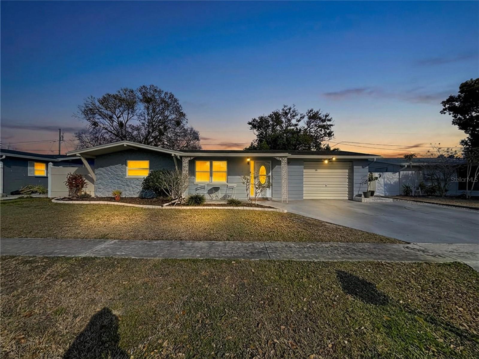 Image 52 of 70 For 2150 Maureen Drive