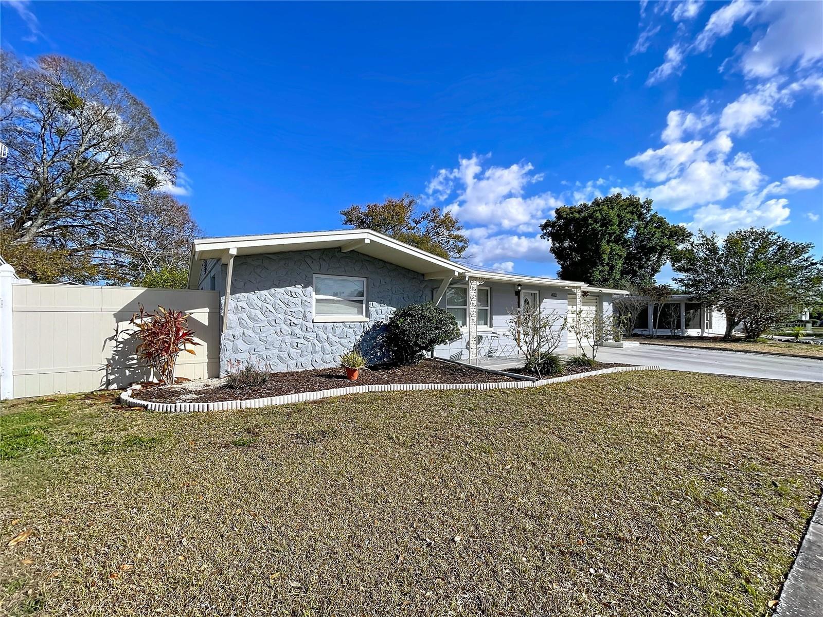 Image 55 of 70 For 2150 Maureen Drive