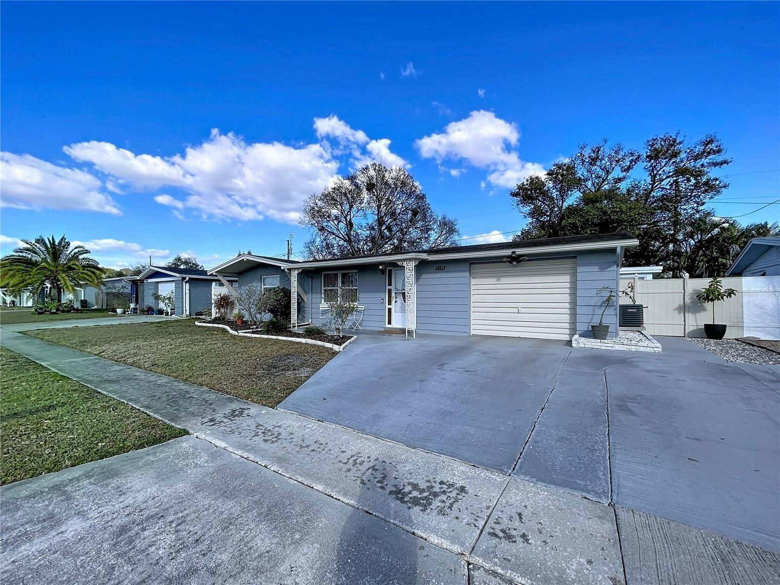 Image 57 of 70 For 2150 Maureen Drive