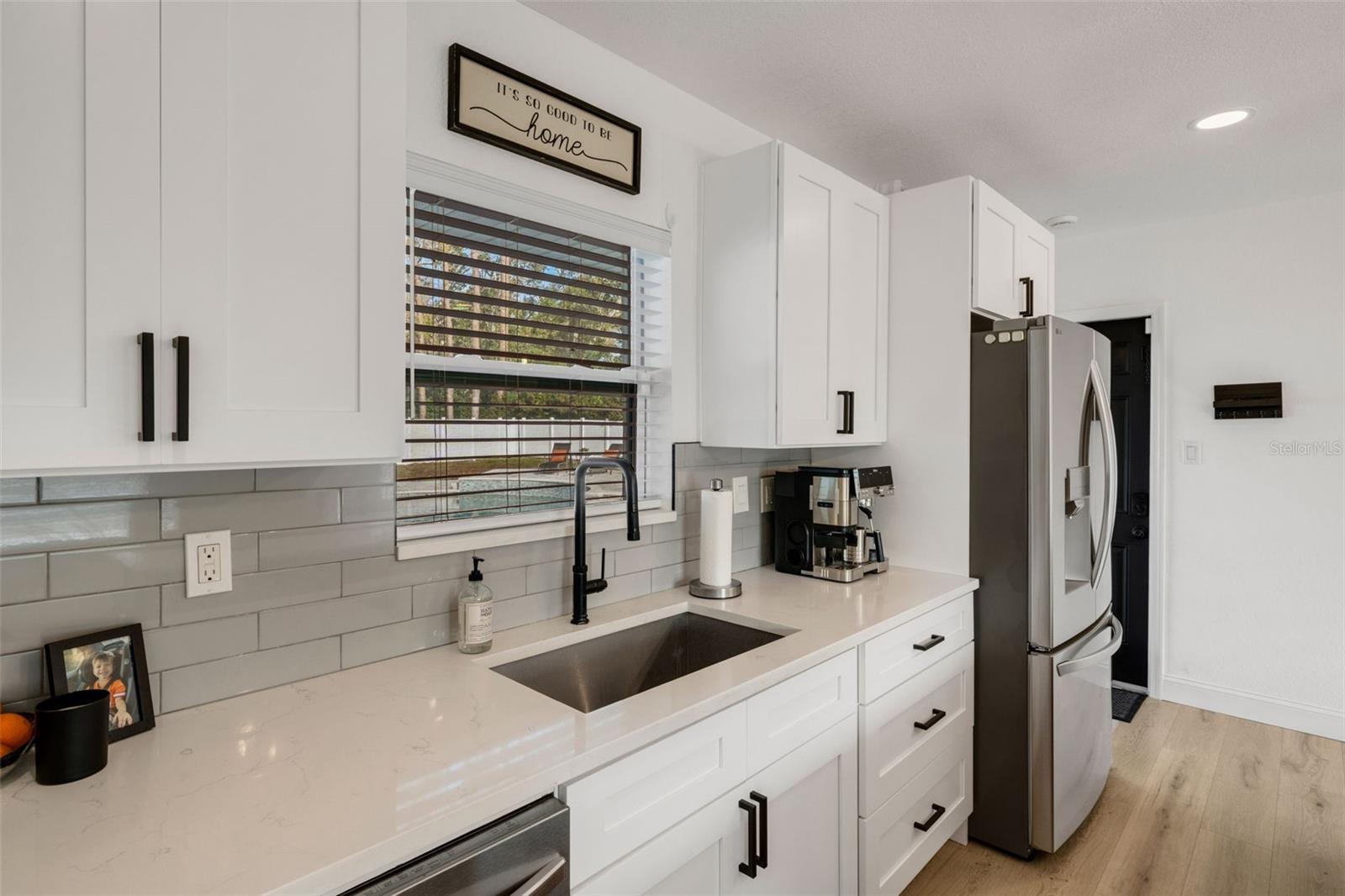 Image 11 of 44 For 10016 Ridge Rd